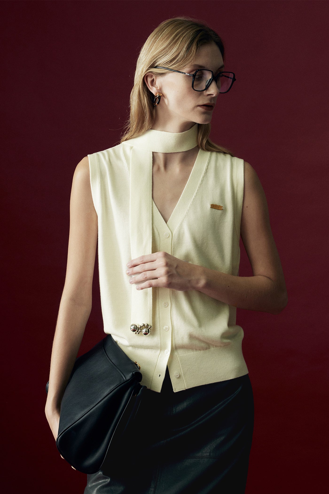 KAMILAN French Design Sleeveless Knitted Top