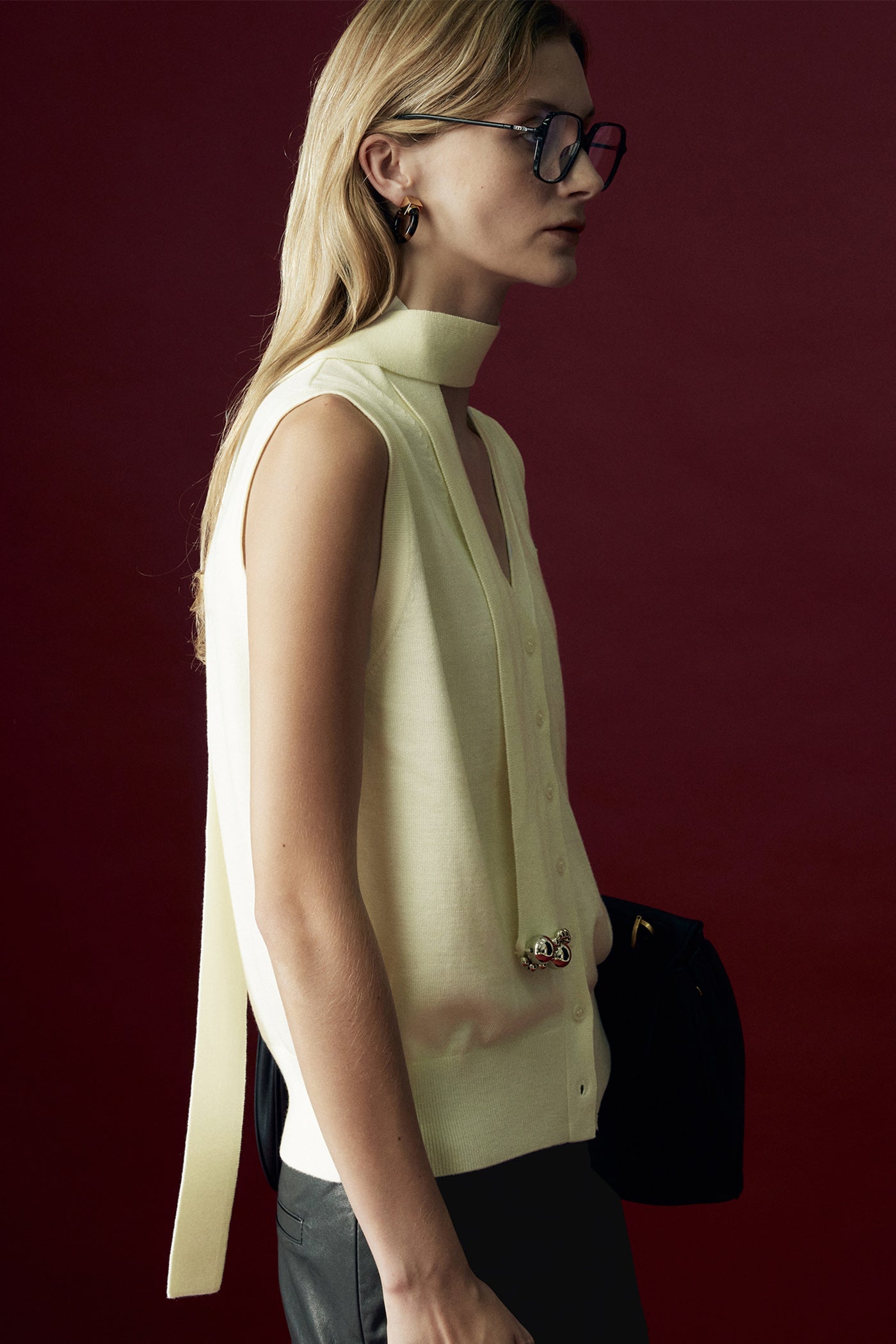KAMILAN French Design Sleeveless Knitted Top