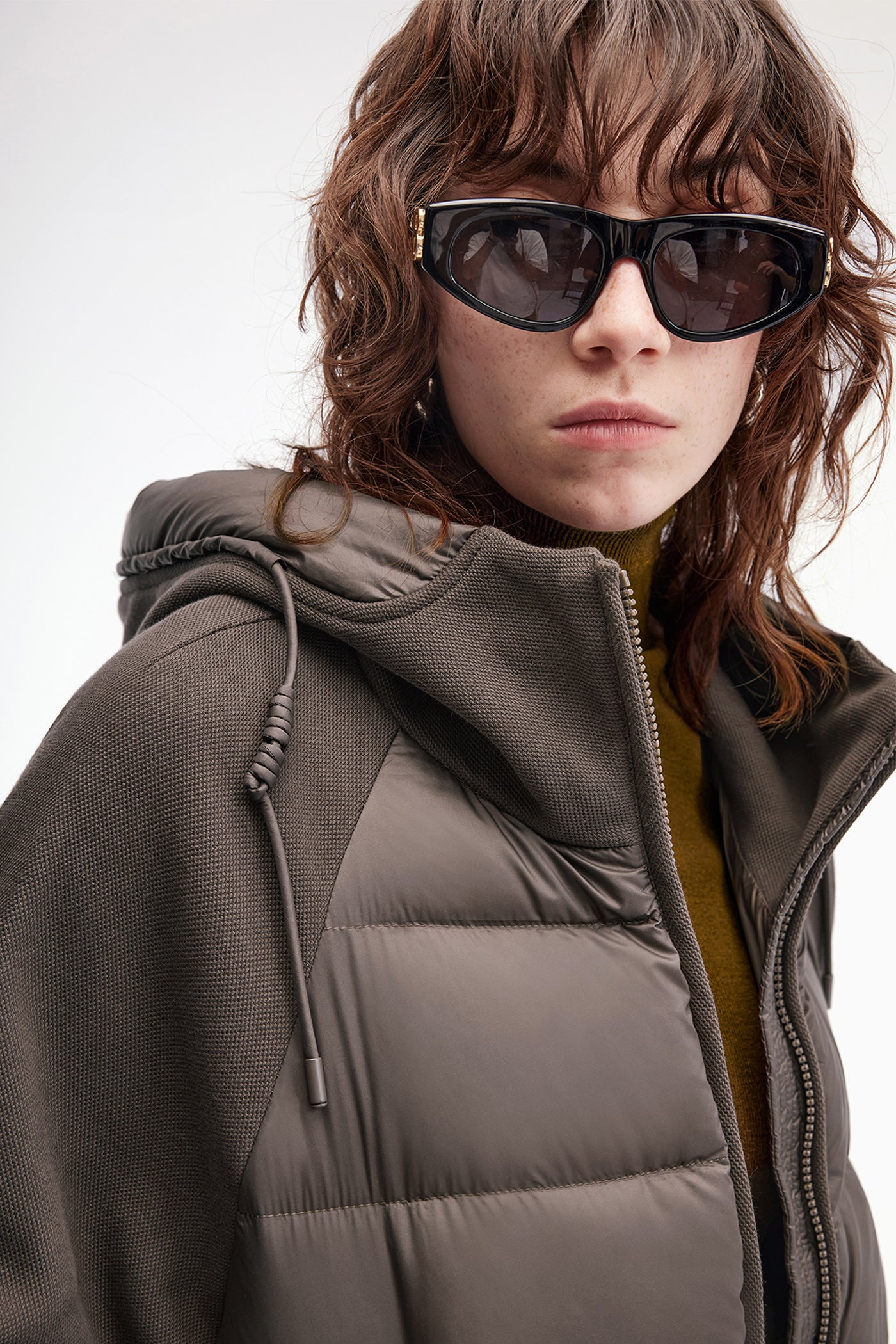 KAMILAN Women's Short Lightweight Down Jacket – 2025 Winter New Hooded White Duck Down Coat with Knit Patchwork