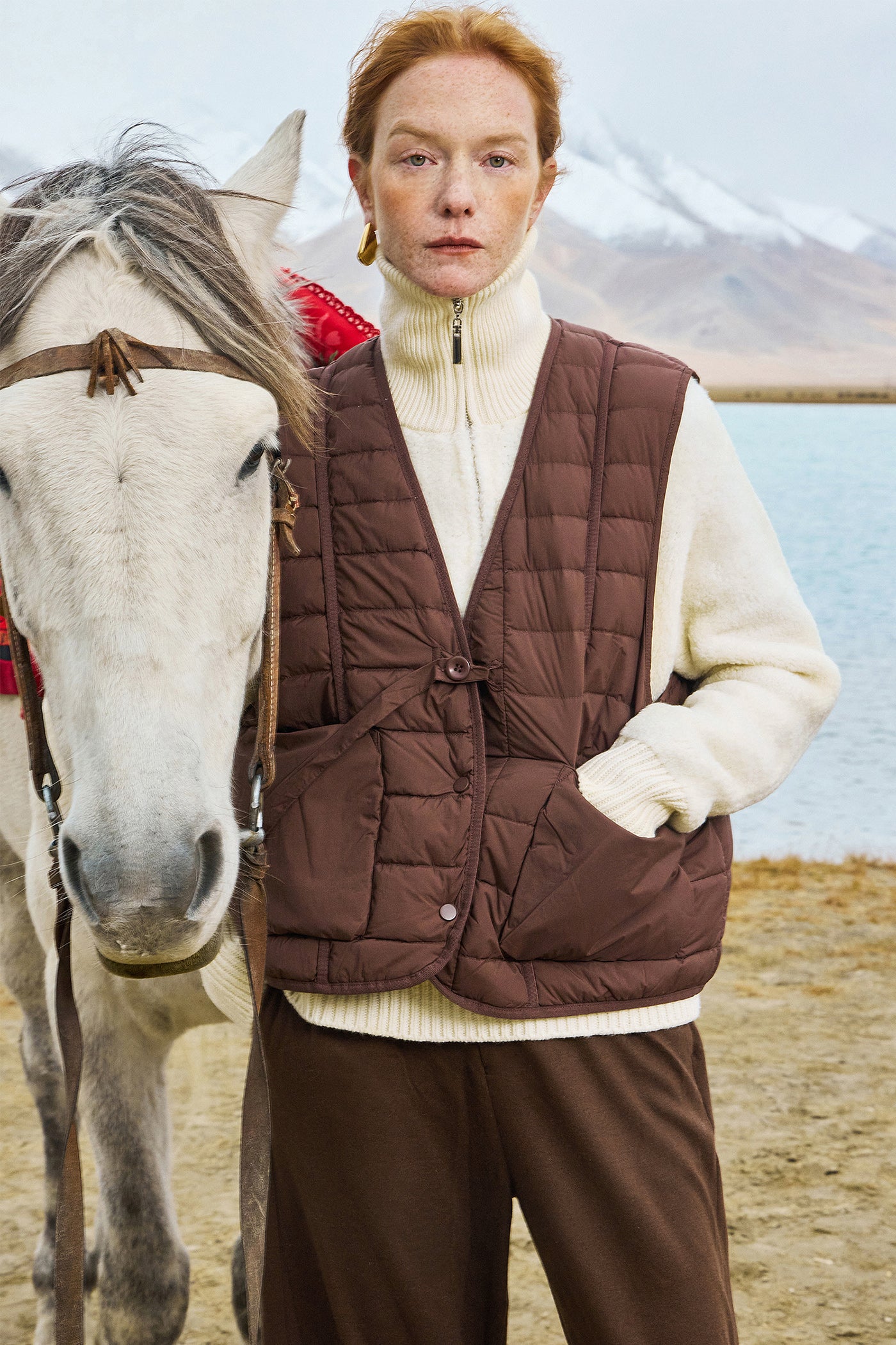 KAMILAN Women's Short Puffer Vest – 2025 Winter New White Duck Down V-Neck Sleeveless Jacket