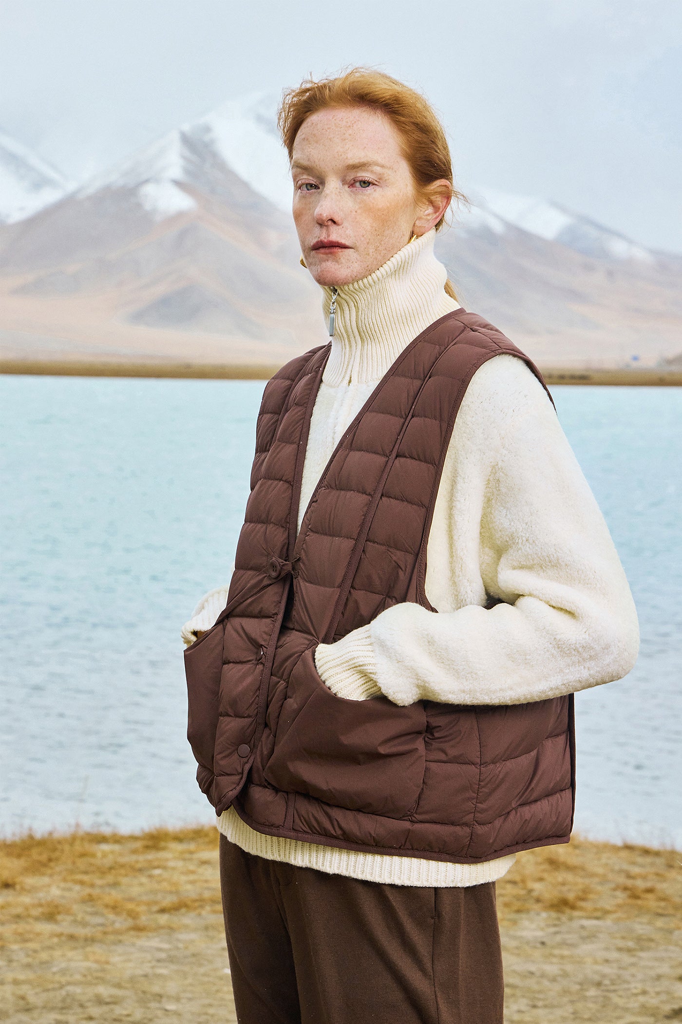 KAMILAN Women's Short Puffer Vest – 2025 Winter New White Duck Down V-Neck Sleeveless Jacket