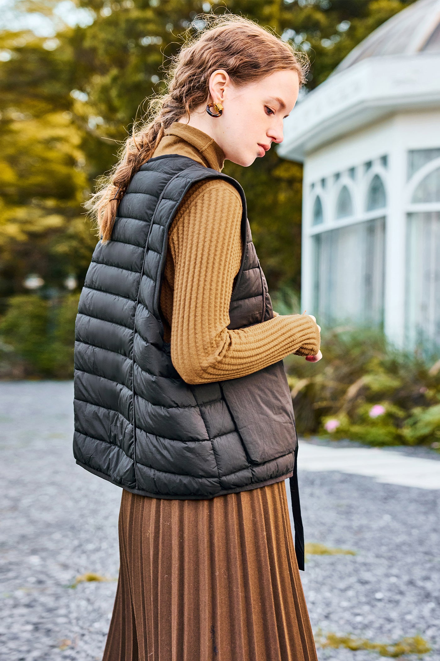 KAMILAN Women's Short Puffer Vest – 2025 Winter New White Duck Down V-Neck Sleeveless Jacket