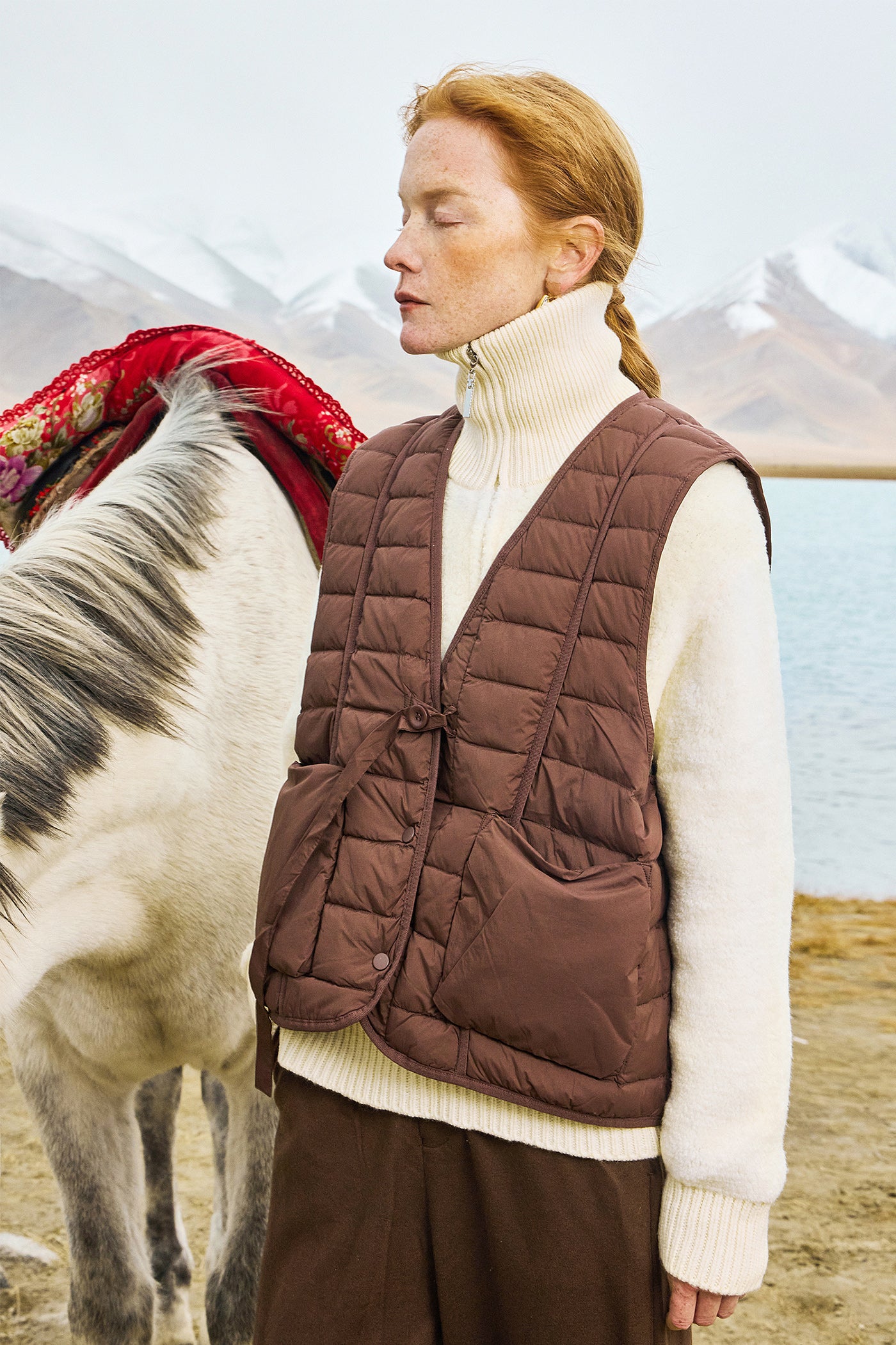 KAMILAN Women's Short Puffer Vest – 2025 Winter New White Duck Down V-Neck Sleeveless Jacket