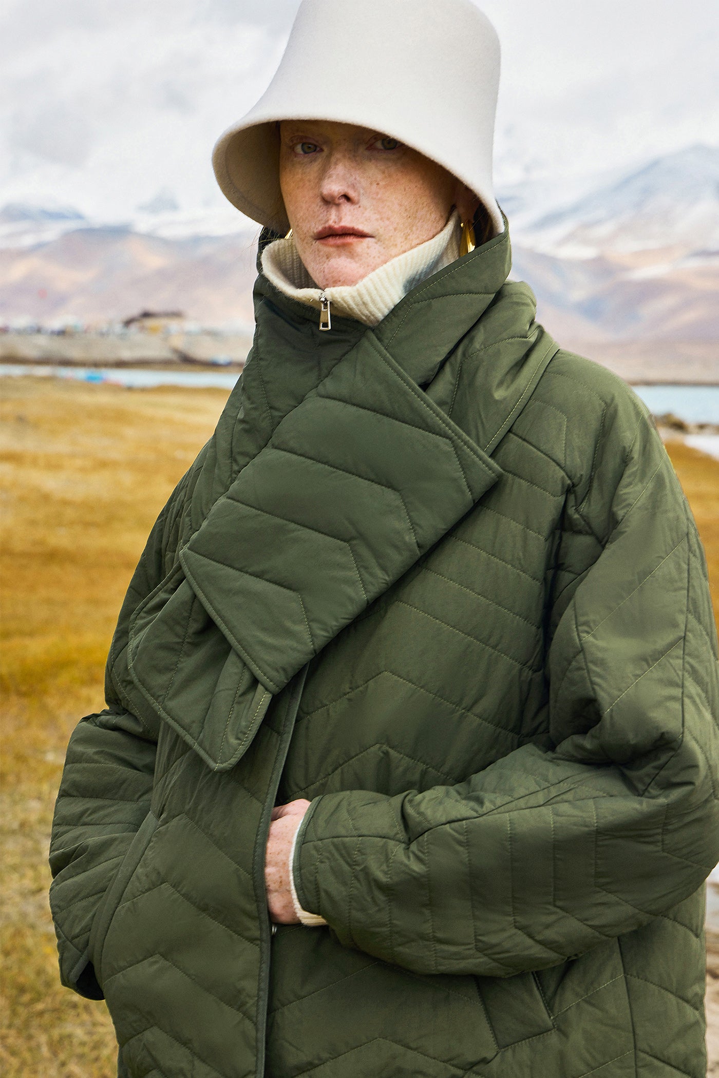 KAMILAN Women's Lightweight Padded Coat – 2025 Winter New Fashionable Cotton Jacket with Detachable Scarf Collar