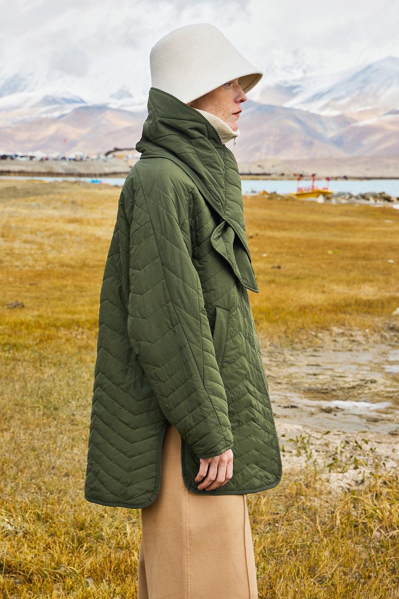 KAMILAN Women's Lightweight Padded Coat – 2025 Winter New Fashionable Cotton Jacket with Detachable Scarf Collar