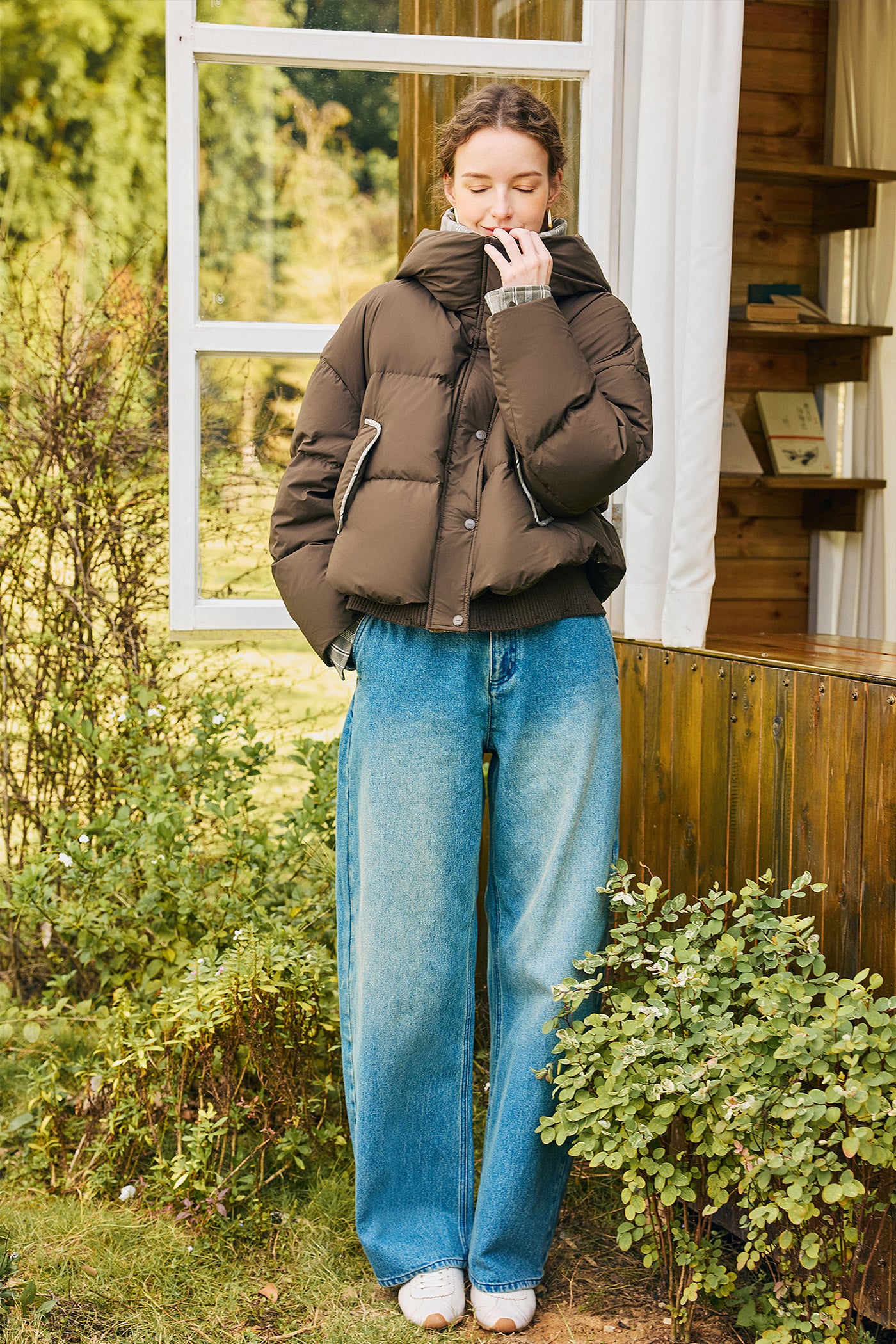 KAMILAN Women's Short Designer Down Jacket – 2025 Winter Collection, Warm White Duck Down Hooded Coat