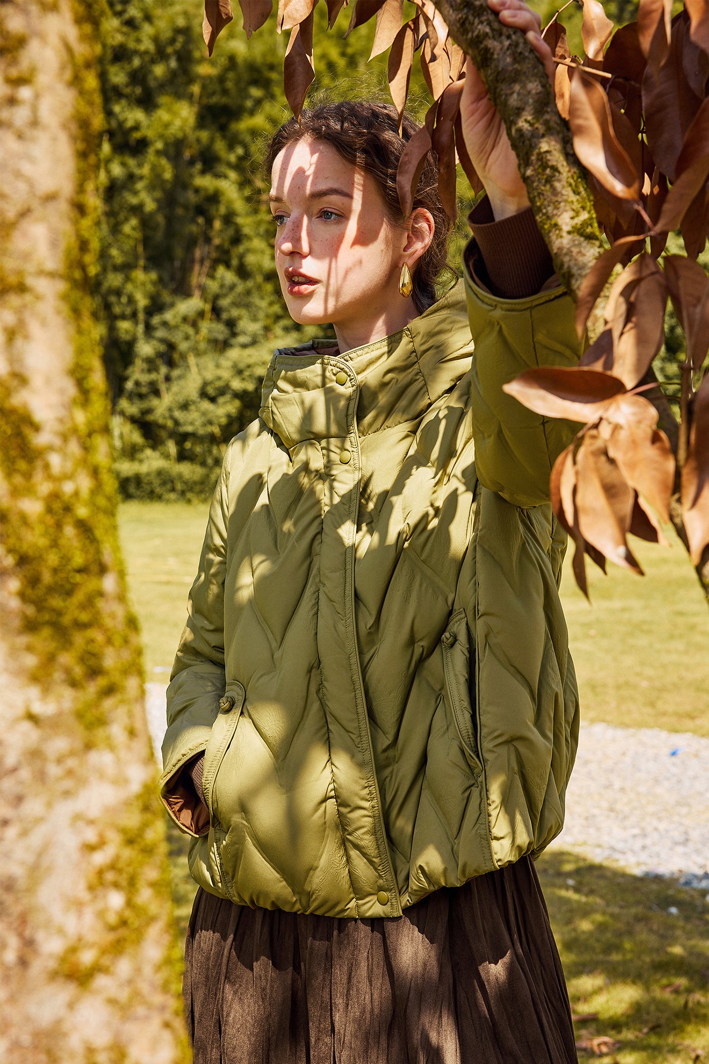 KAMILAN Women's Stylish Short Down Jacket – 2025 Winter Collection, Warm White Duck Down Hooded Coat