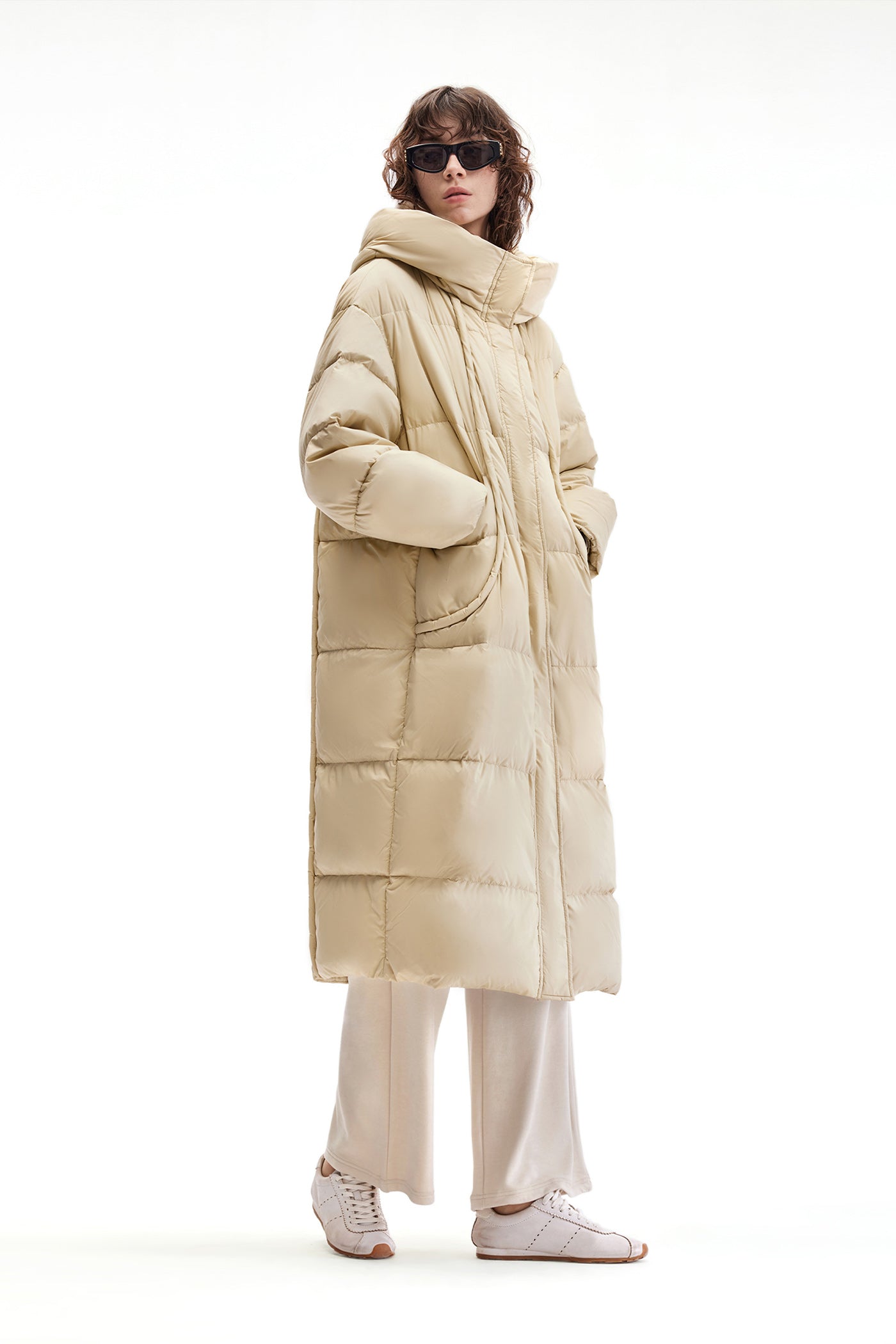KAMILAN Designer-Inspired White Duck Down Coat for Women – 2025 Winter New Loose-Fit Mid-Length Hooded Puffer Jacket