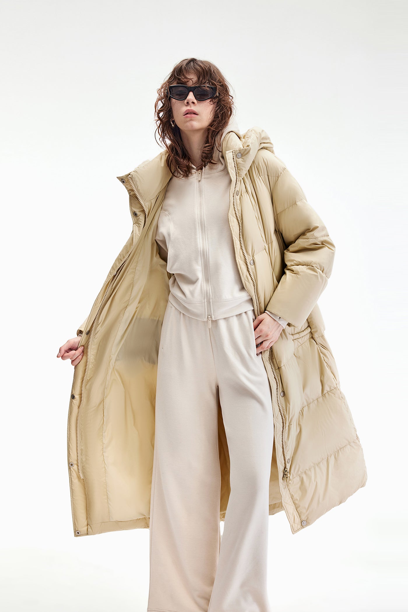 KAMILAN Designer-Inspired White Duck Down Coat for Women – 2025 Winter New Loose-Fit Mid-Length Hooded Puffer Jacket