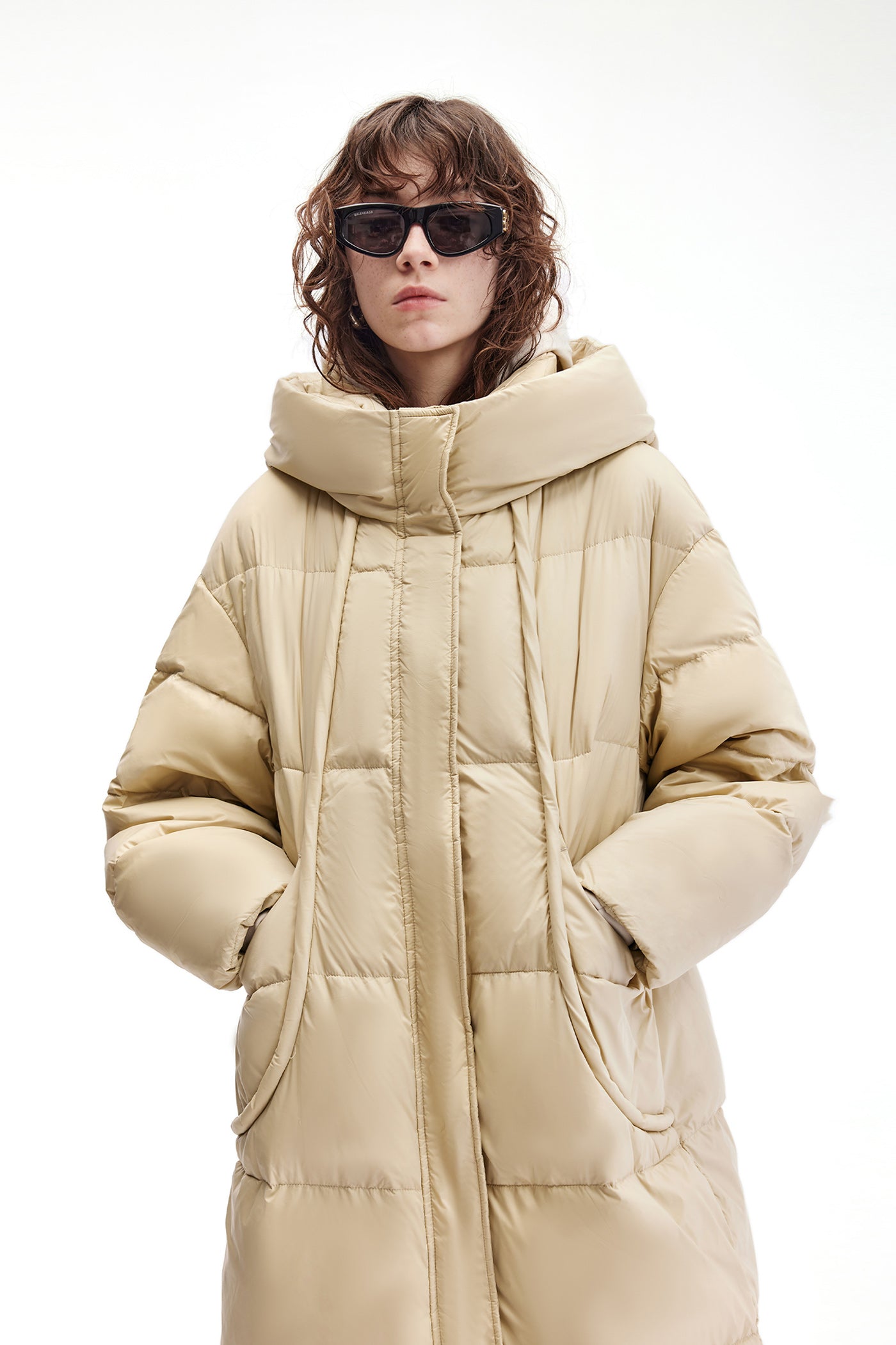 KAMILAN Designer-Inspired White Duck Down Coat for Women – 2025 Winter New Loose-Fit Mid-Length Hooded Puffer Jacket