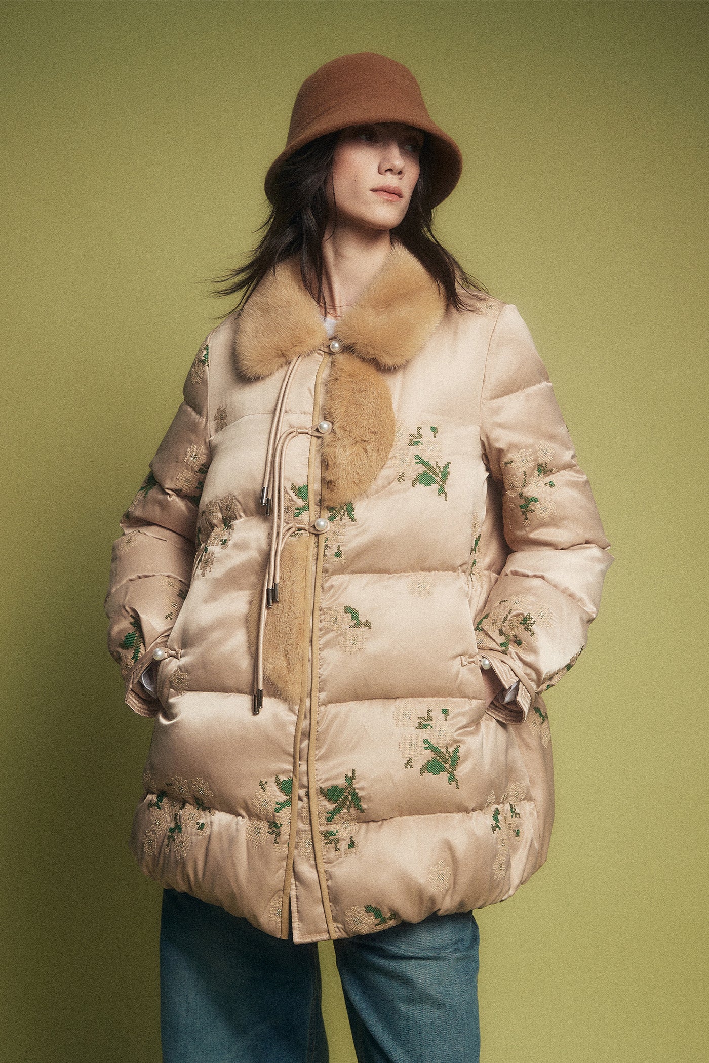 KAMILAN Embroidered White Goose Down Coat with Mink Fur Collar – 2025 Winter Elegant Mid-Length Parka for Women
