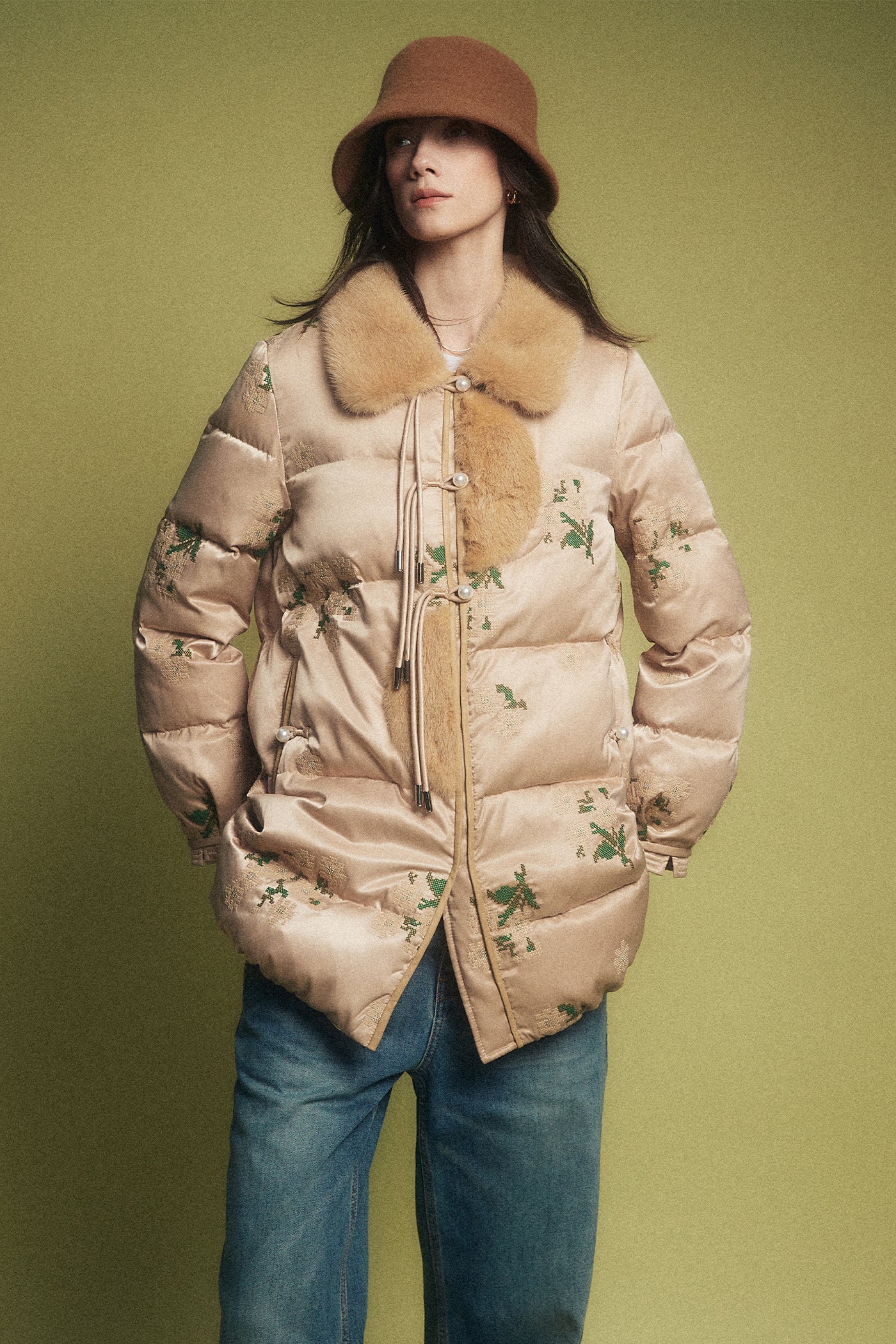 KAMILAN Embroidered White Goose Down Coat with Mink Fur Collar – 2025 Winter Elegant Mid-Length Parka for Women