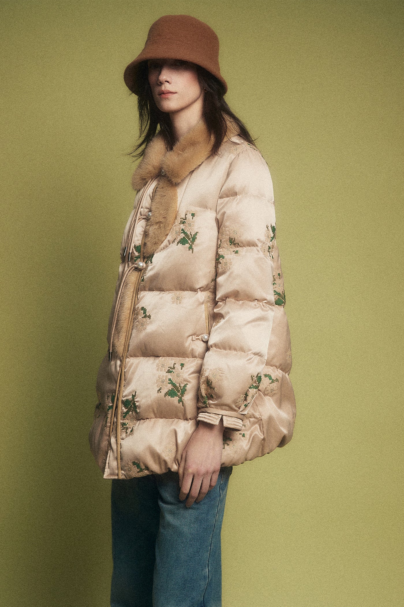 KAMILAN Embroidered White Goose Down Coat with Mink Fur Collar – 2025 Winter Elegant Mid-Length Parka for Women