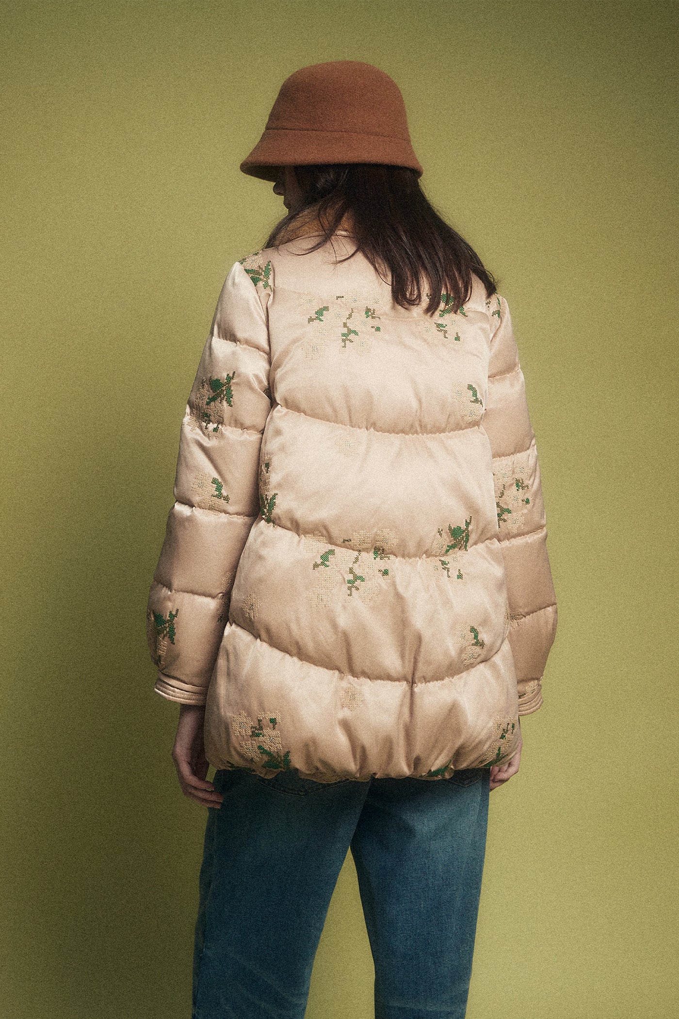KAMILAN Embroidered White Goose Down Coat with Mink Fur Collar – 2025 Winter Elegant Mid-Length Parka for Women