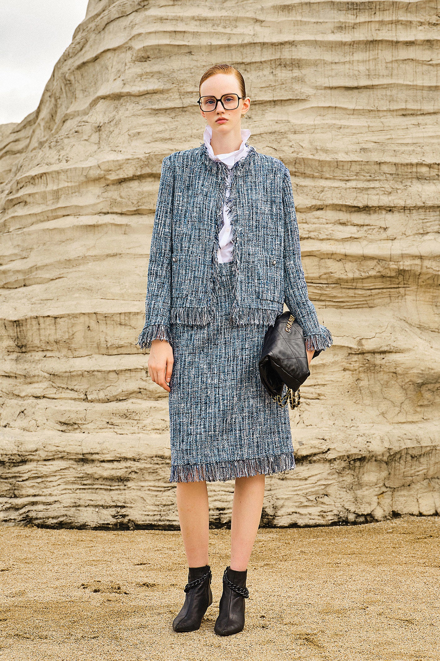 KAMILAN French Chic High-Waist Midi Skirt – 2025 Autumn New Tweed-Inspired Straight Skirt with Fringe Detail