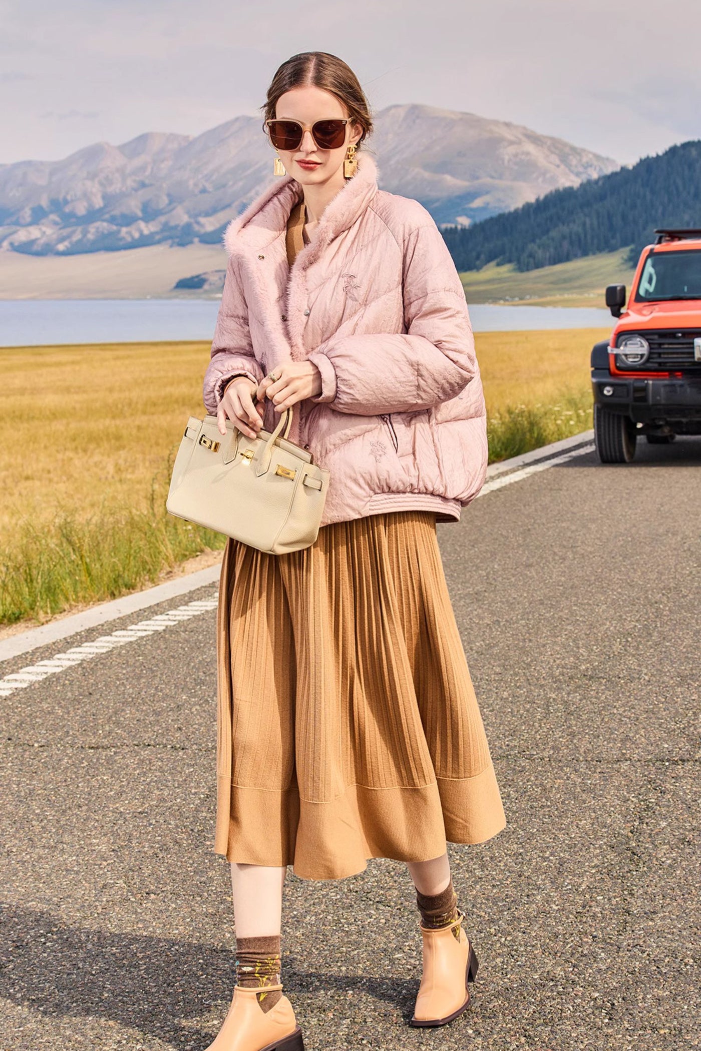 KAMILAN Women's Embroidered Down Jacket – 2025 Winter New White Duck Down Coat with Mink Fur Patchwork