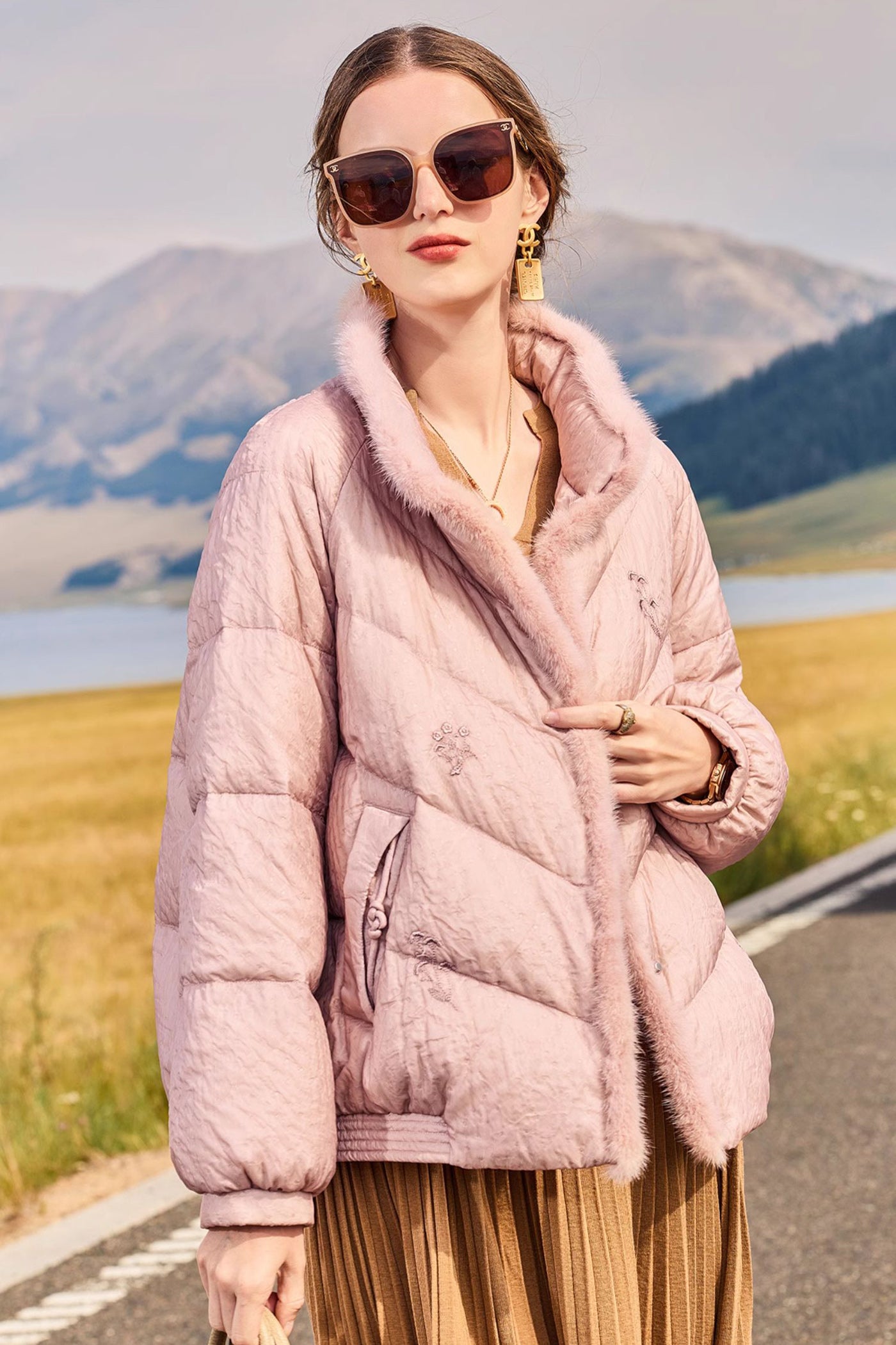 KAMILAN Women's Embroidered Down Jacket – 2025 Winter New White Duck Down Coat with Mink Fur Patchwork