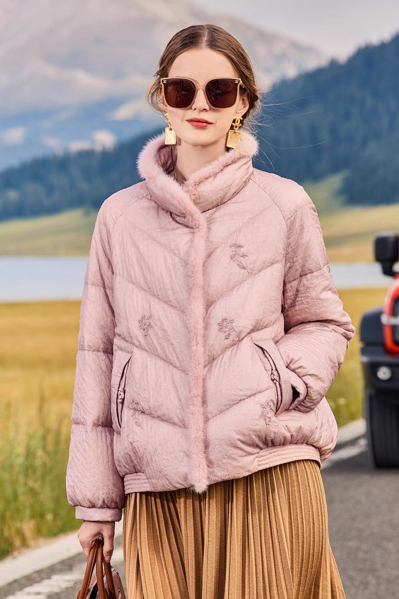 KAMILAN Women's Embroidered Down Jacket – 2025 Winter New White Duck Down Coat with Mink Fur Patchwork