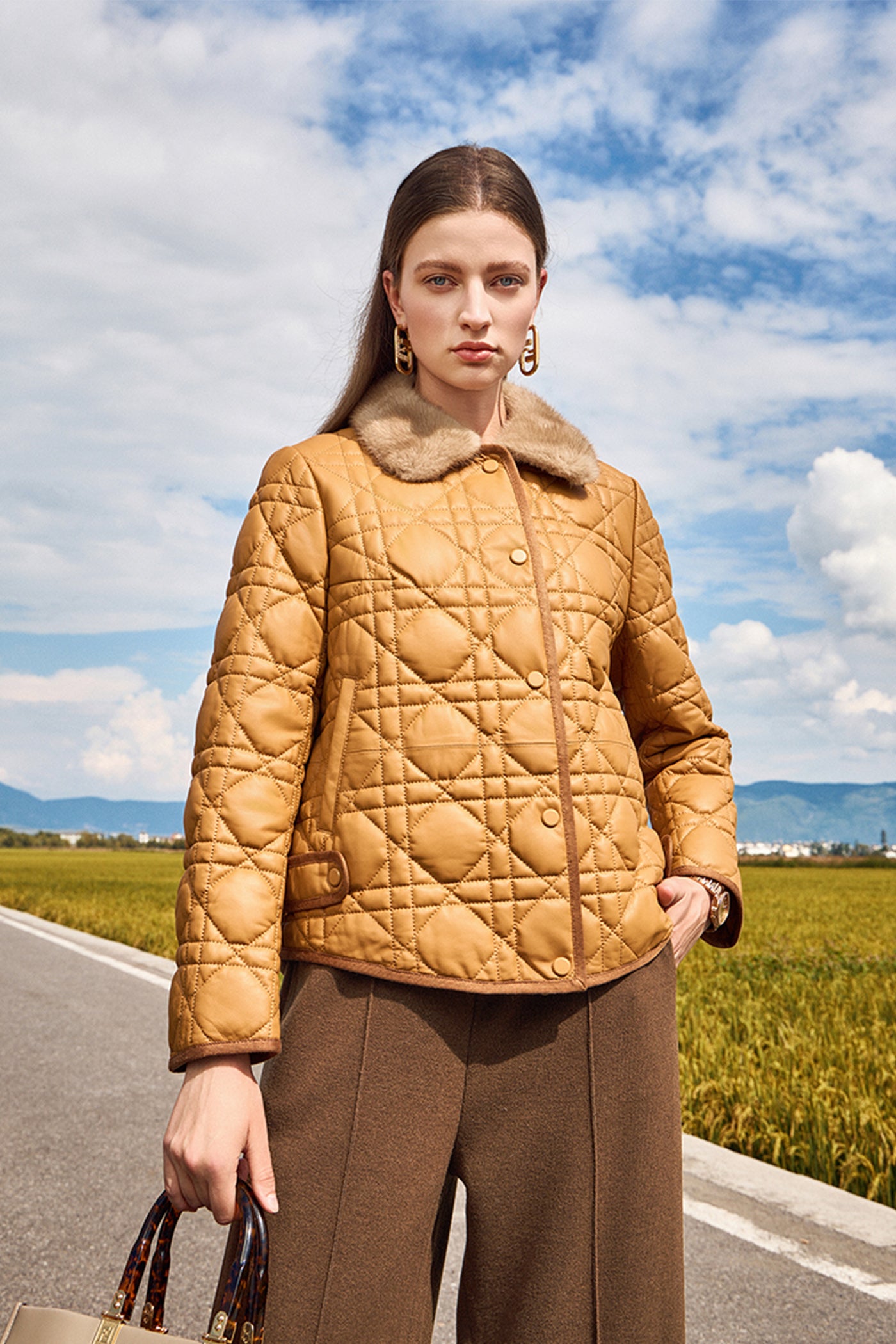 KAMILAN Women's Short Leather Down Jacket – 2025 Winter Warm Genuine Leather Coat with Mink Fur Collar
