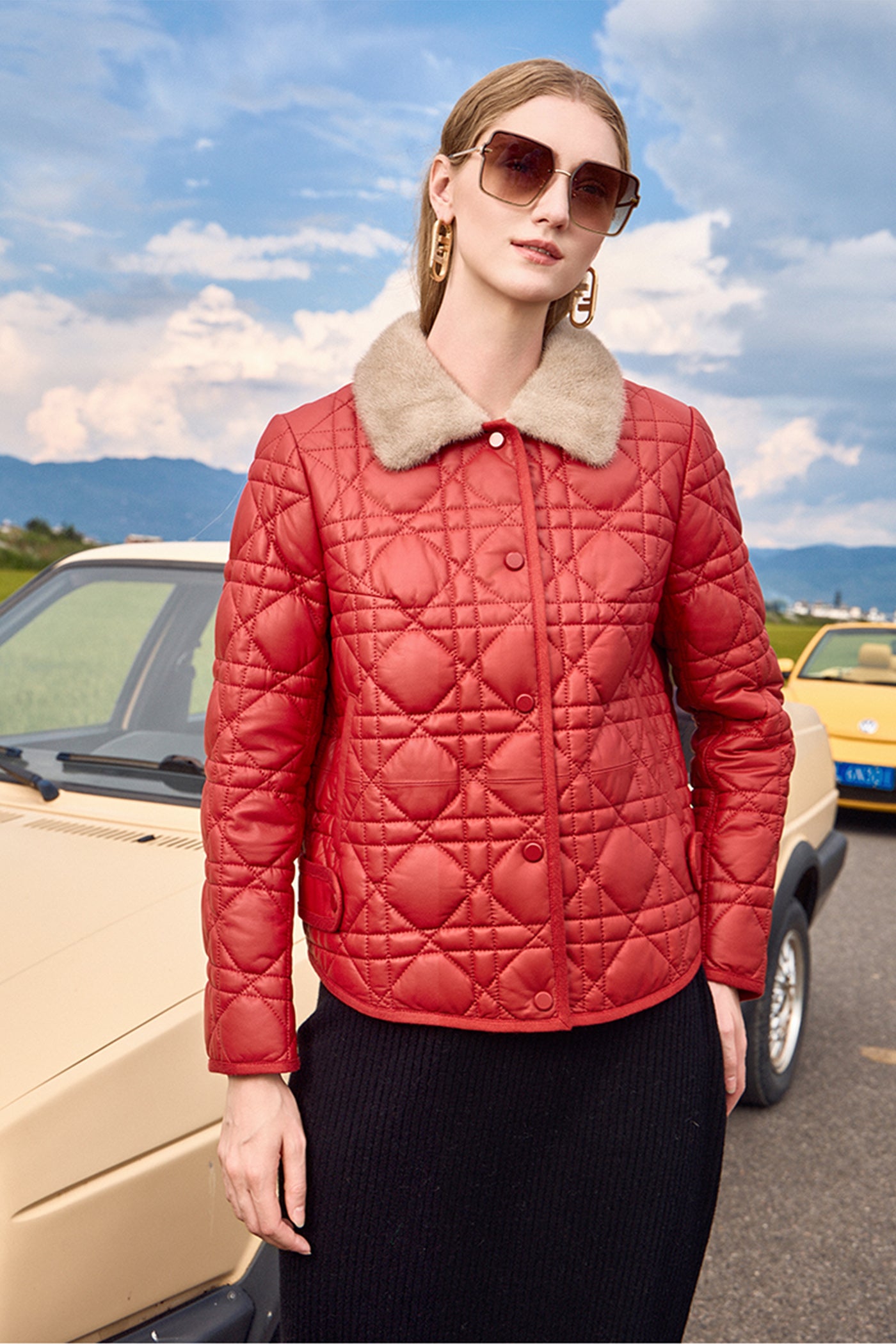 KAMILAN Women's Short Leather Down Jacket – 2025 Winter Warm Genuine Leather Coat with Mink Fur Collar