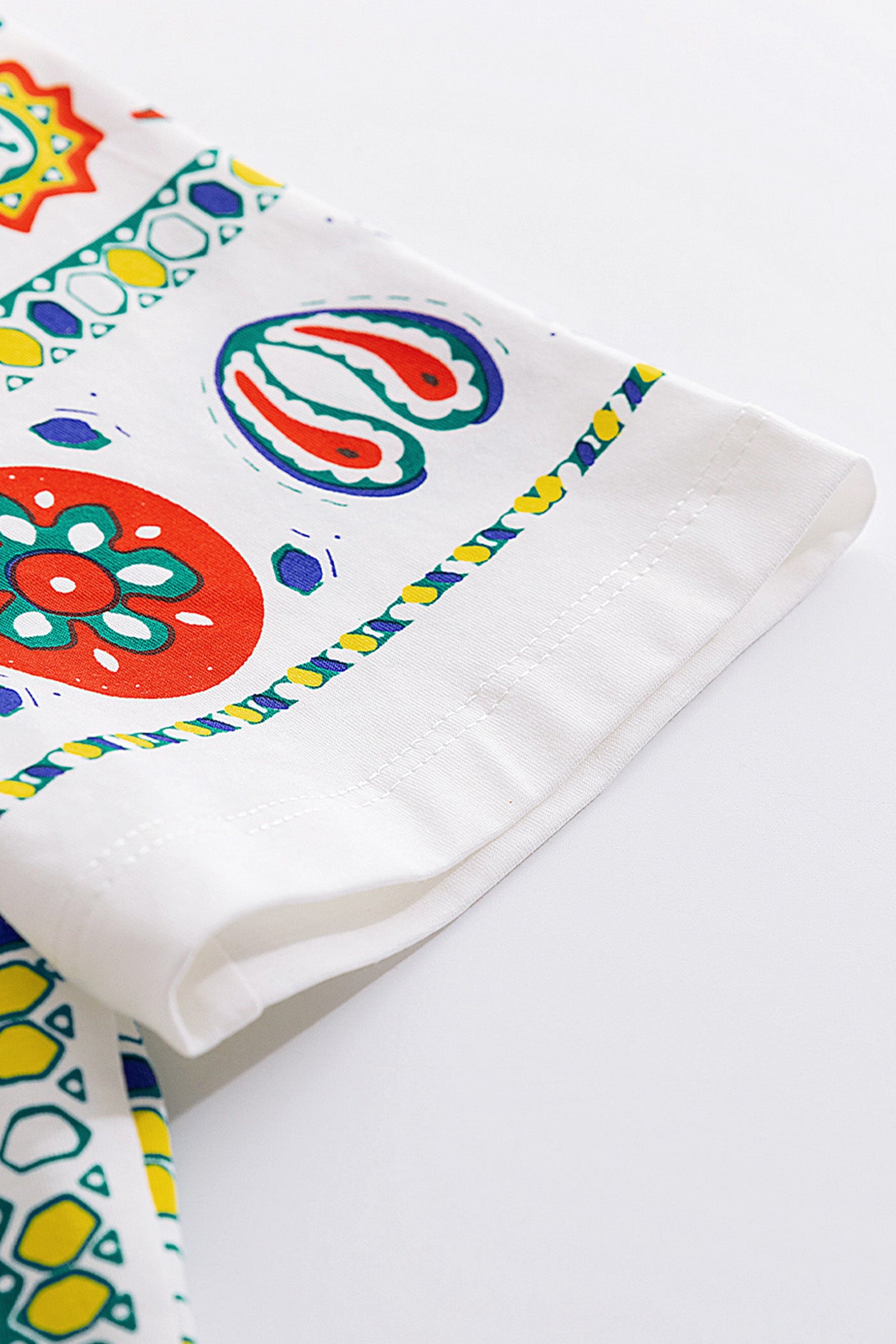 KAMILAN Artistic Print T-Shirt