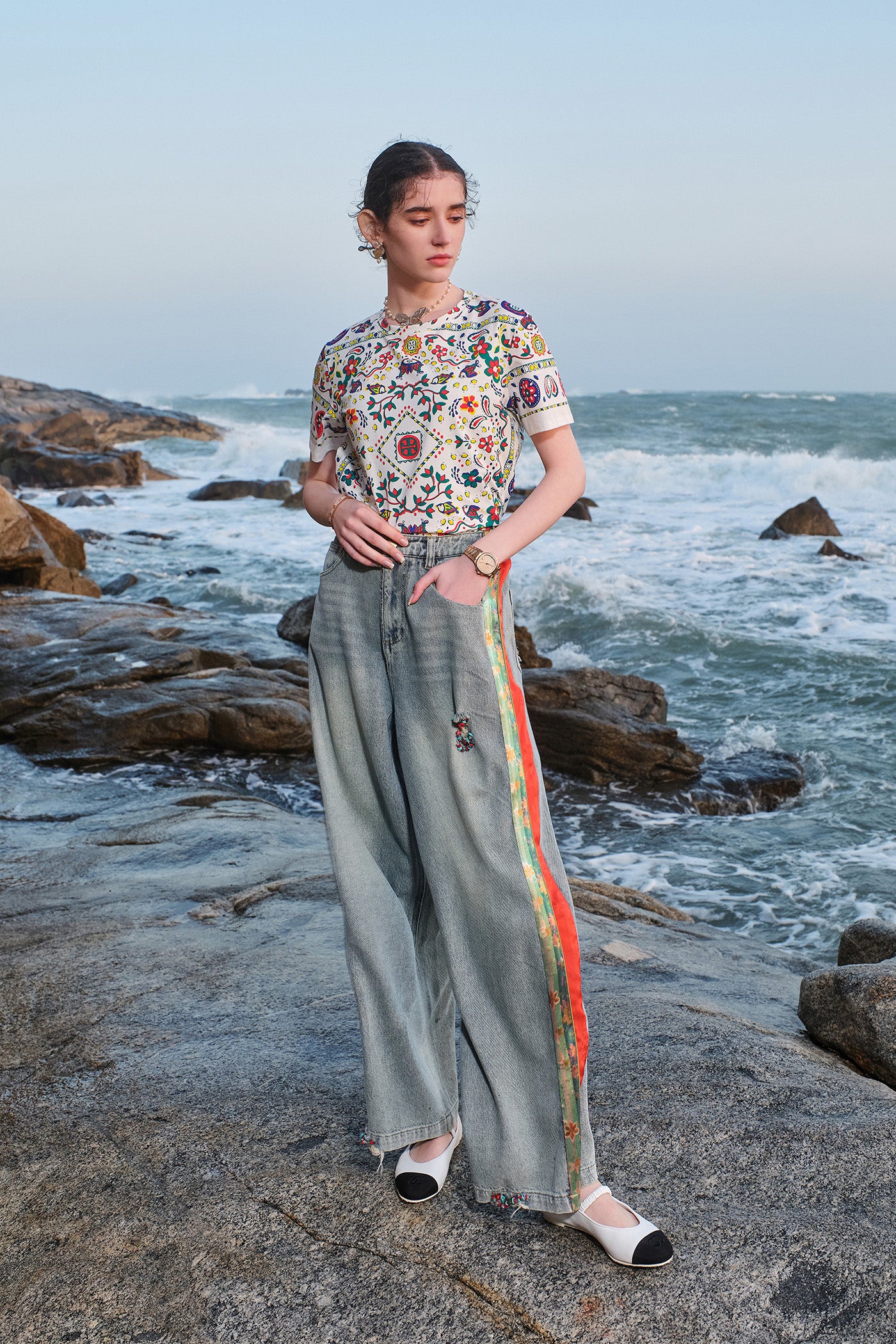 KAMILAN Artistic Print T-Shirt