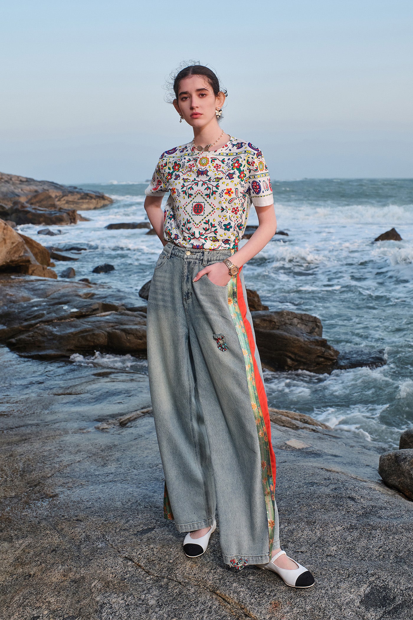 KAMILAN Artistic Print T-Shirt