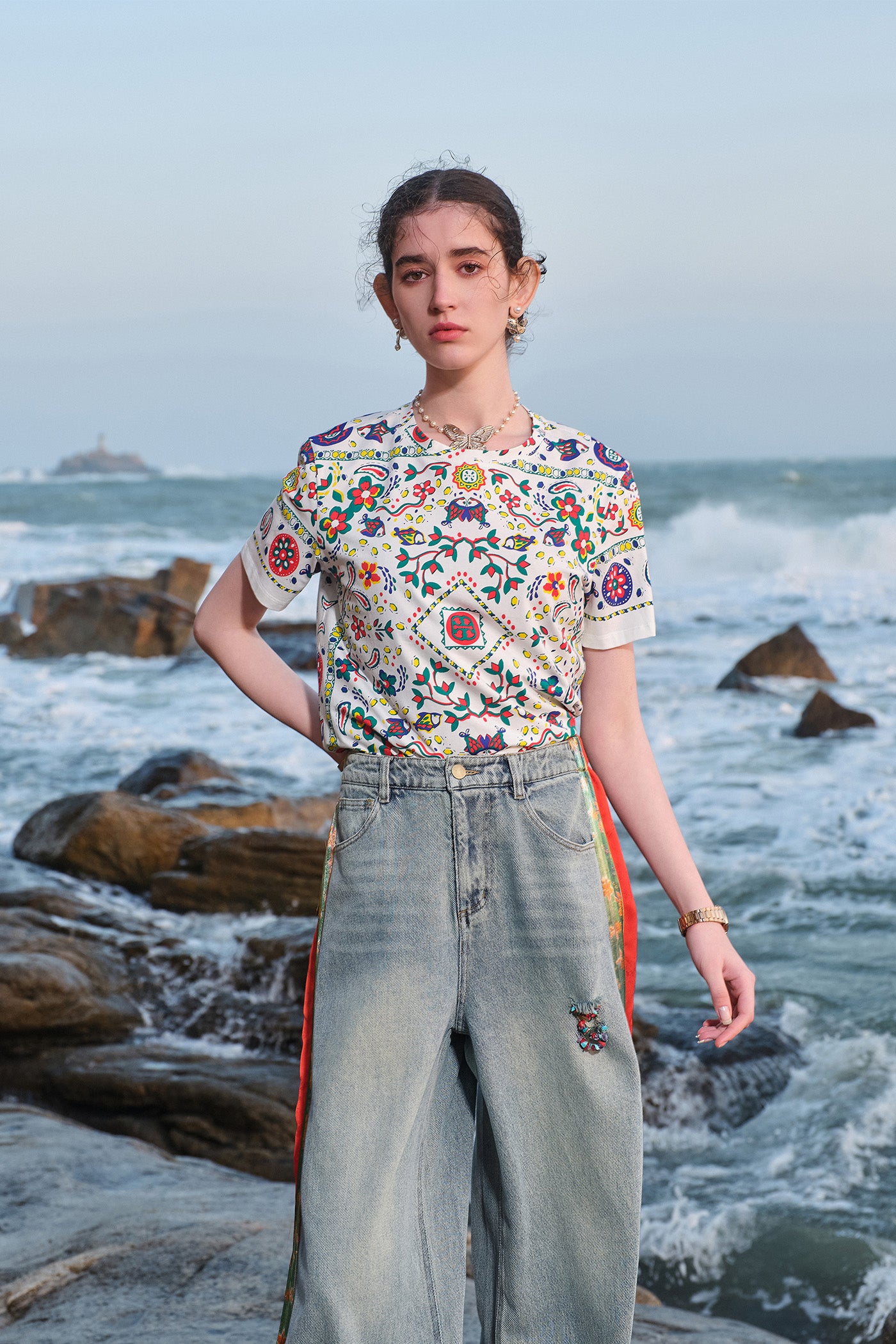 KAMILAN Artistic Print T-Shirt