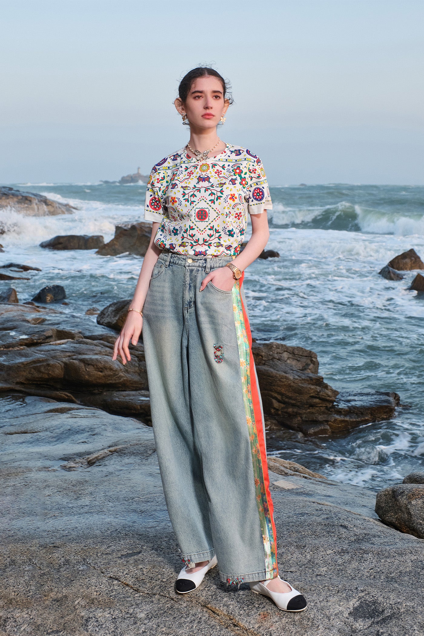 KAMILAN Artistic Print T-Shirt