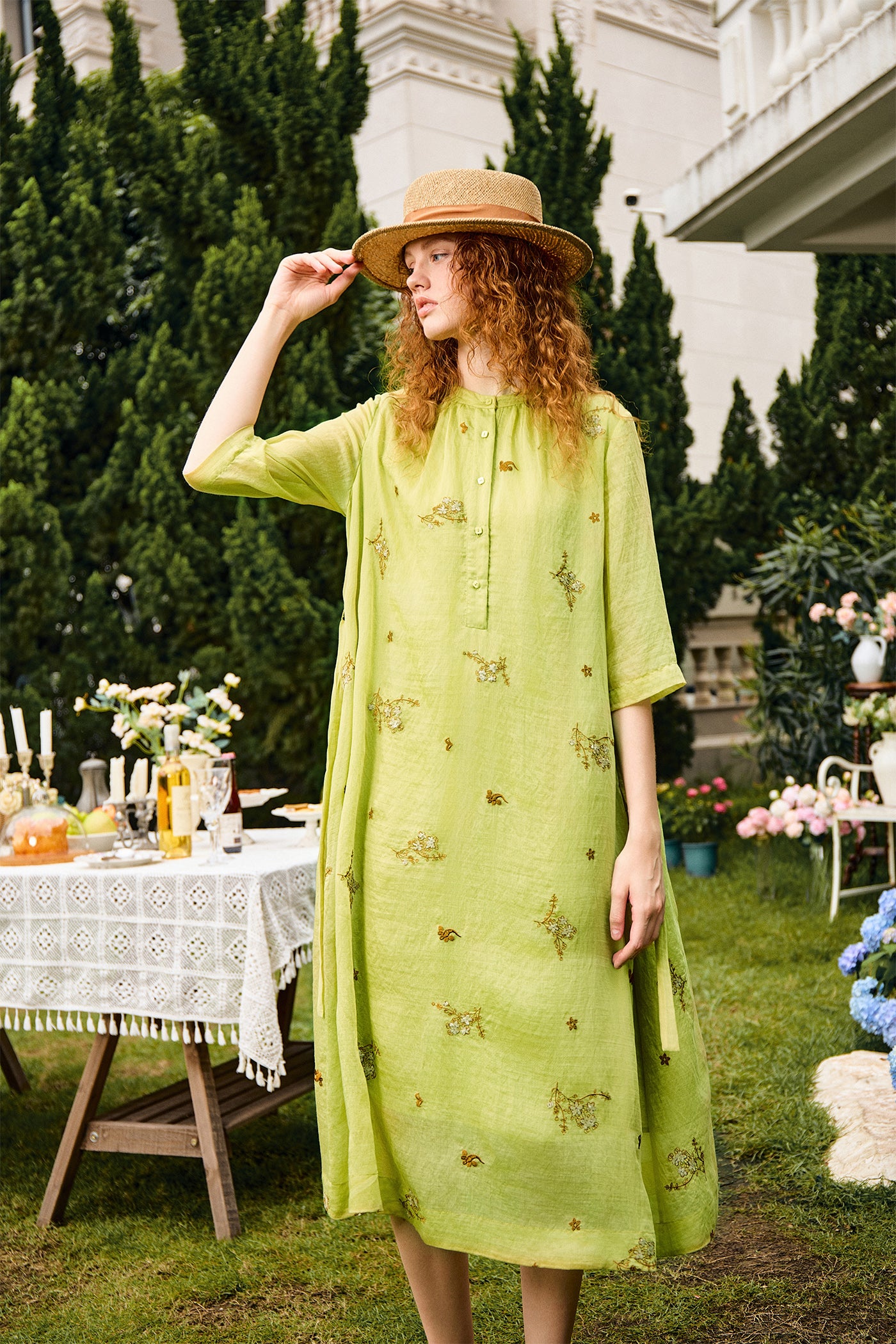 KAMILAN Vintage High-Waisted Embroidered Dress