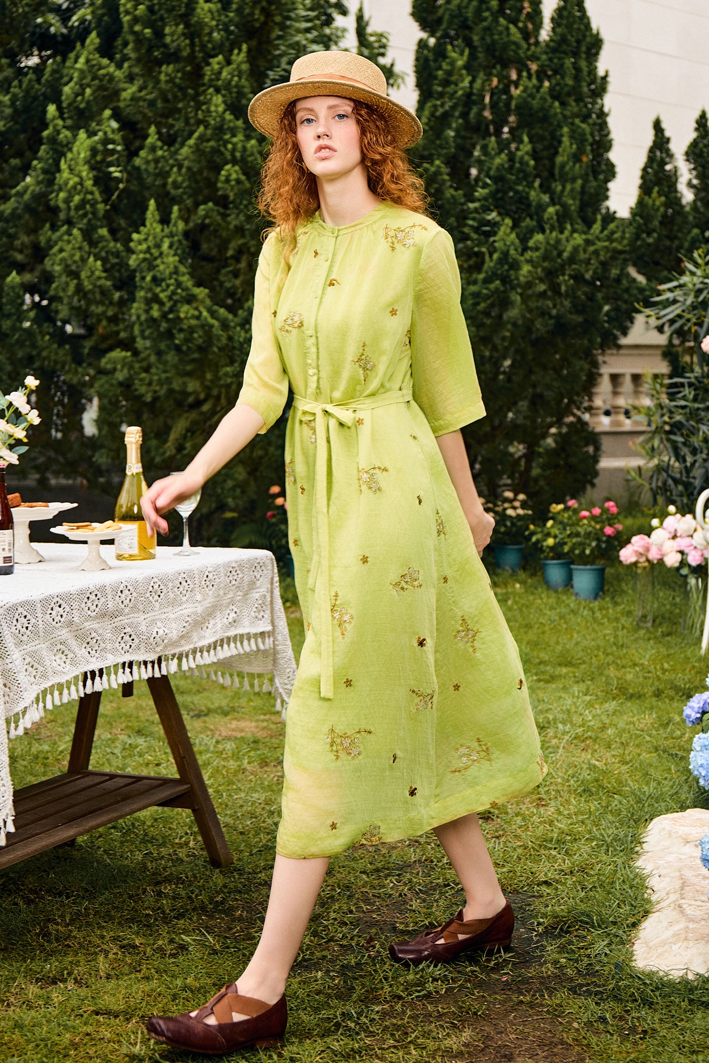 KAMILAN Vintage High-Waisted Embroidered Dress