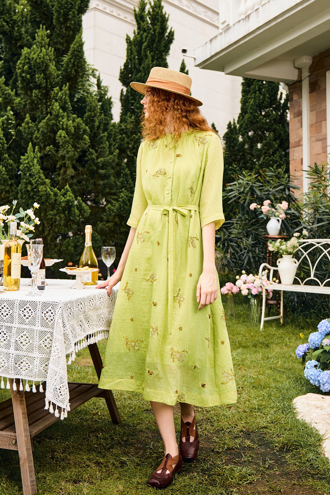 KAMILAN Vintage High-Waisted Embroidered Dress