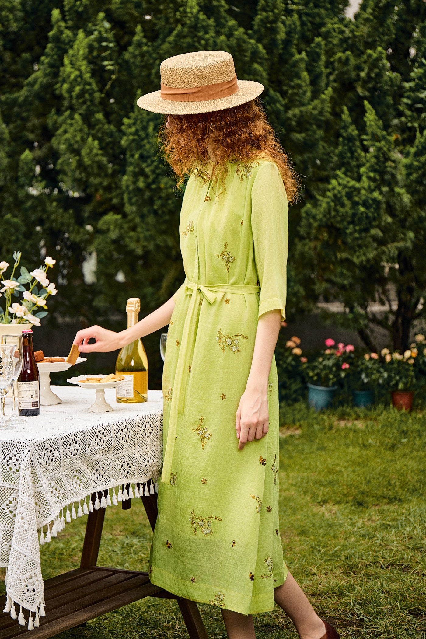 KAMILAN Vintage High-Waisted Embroidered Dress