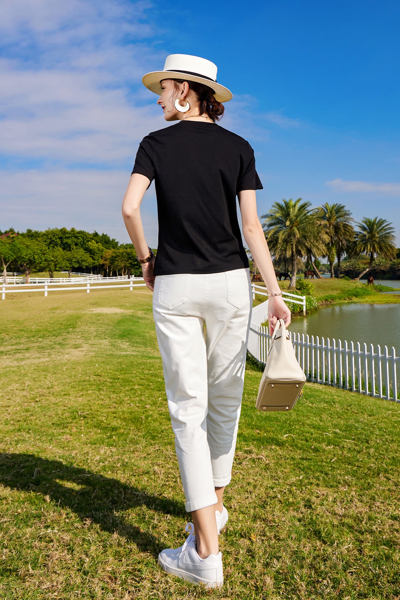 KAMILAN Black Round Neck Short-Sleeve T-Shirt