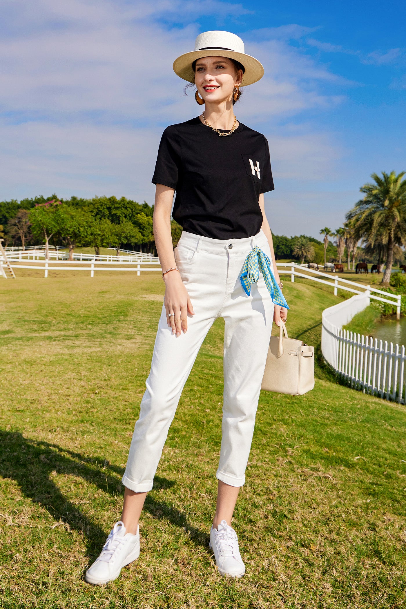 KAMILAN Black Round Neck Short-Sleeve T-Shirt