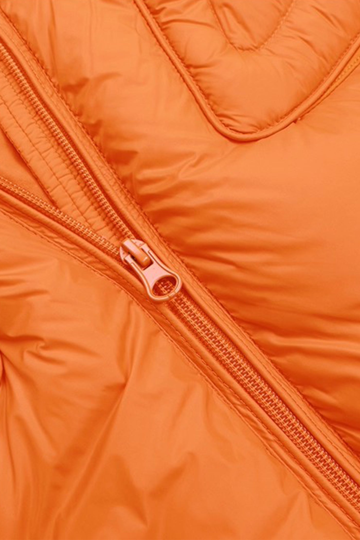 Kamilan Cropped Hooded Down Jacket in Urban Mocha