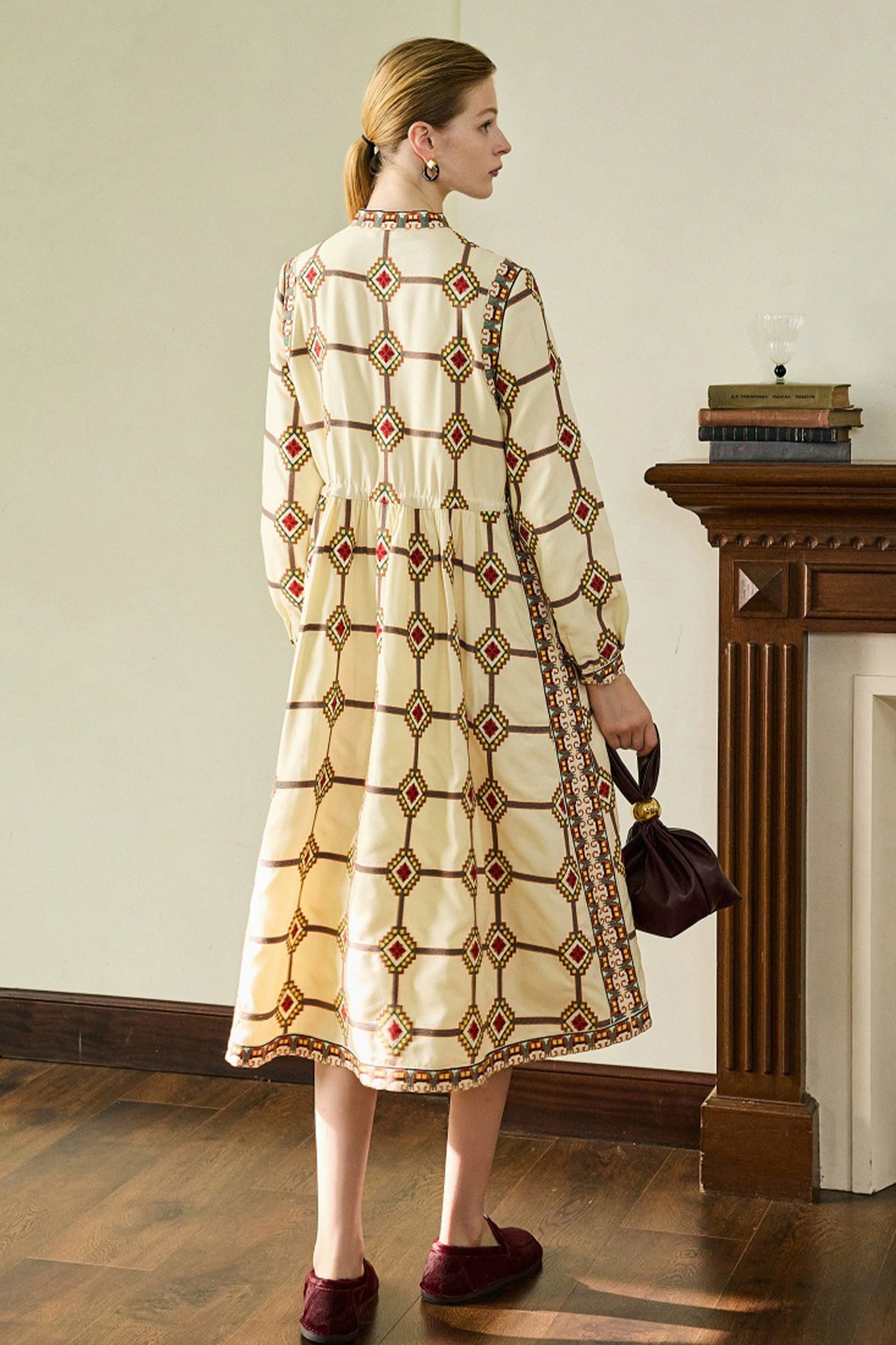 Camillo French small stand up collar high waisted dress for women in the spring of 2025, mid length embroidered A-line skirt