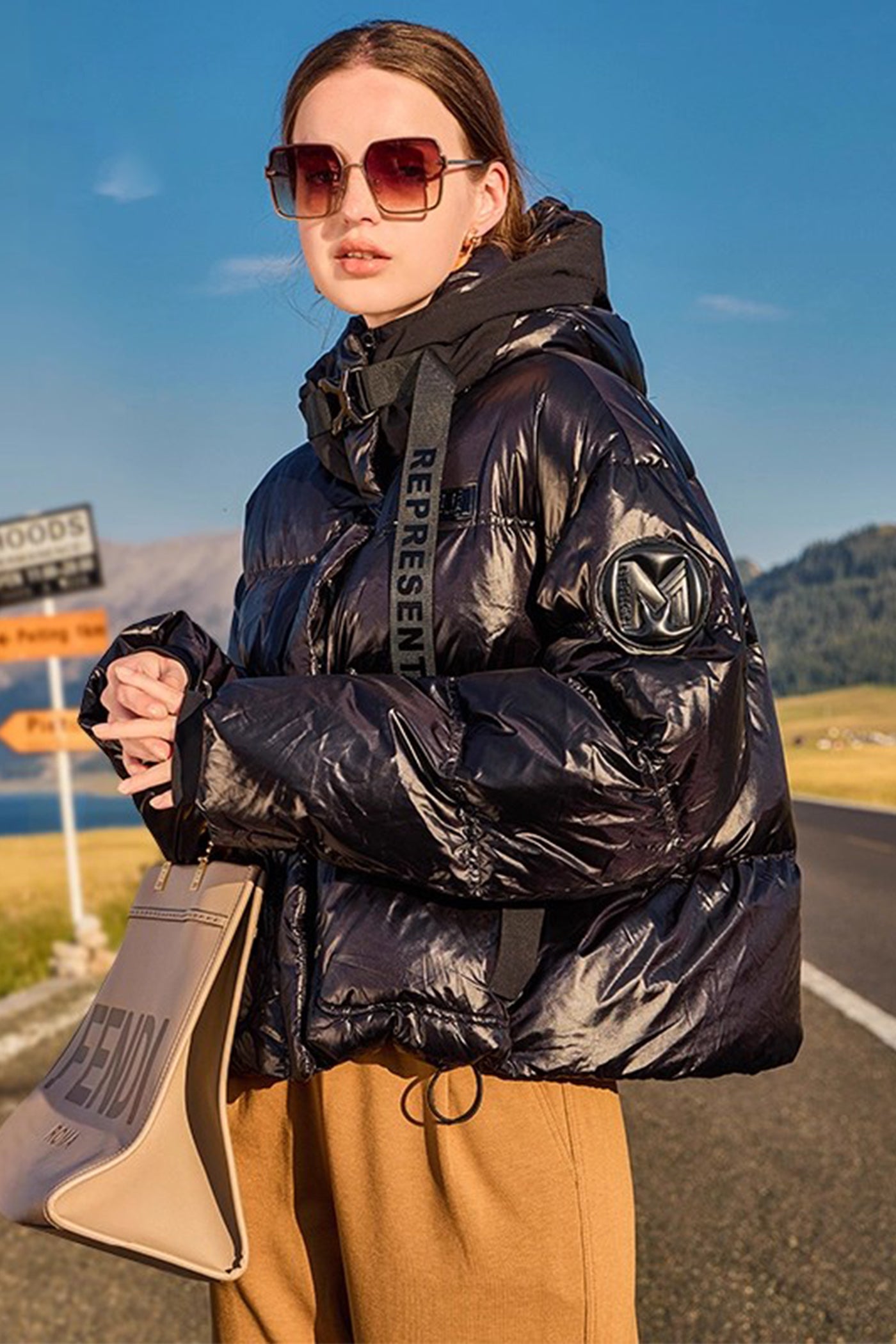 Kamilan Cropped Hooded Down Jacket in Urban Mocha