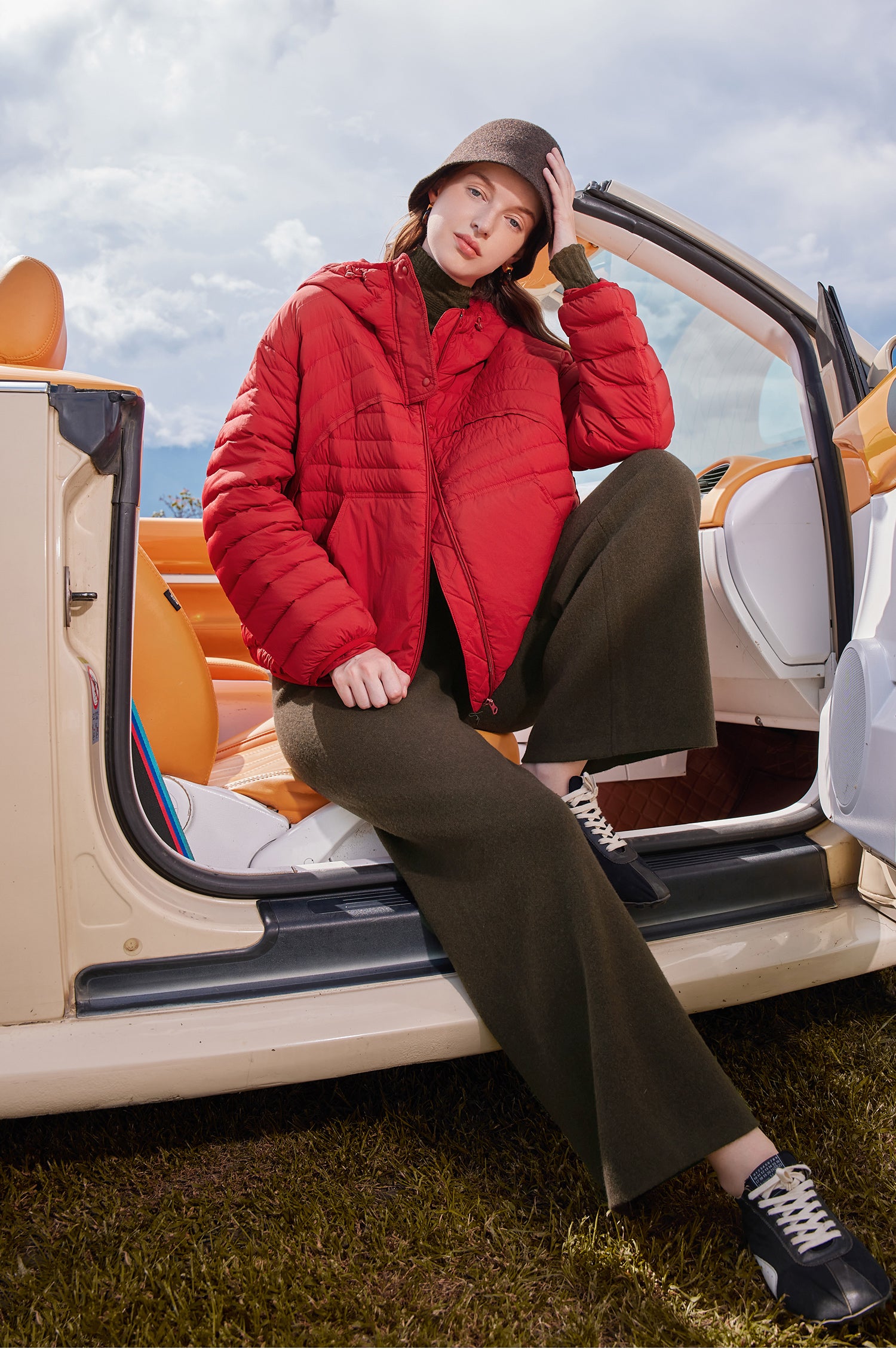 KAMILAN Women's Black Hooded Patchwork Short Down Jacket 2025 Winter New White Duck Down Warm Coat