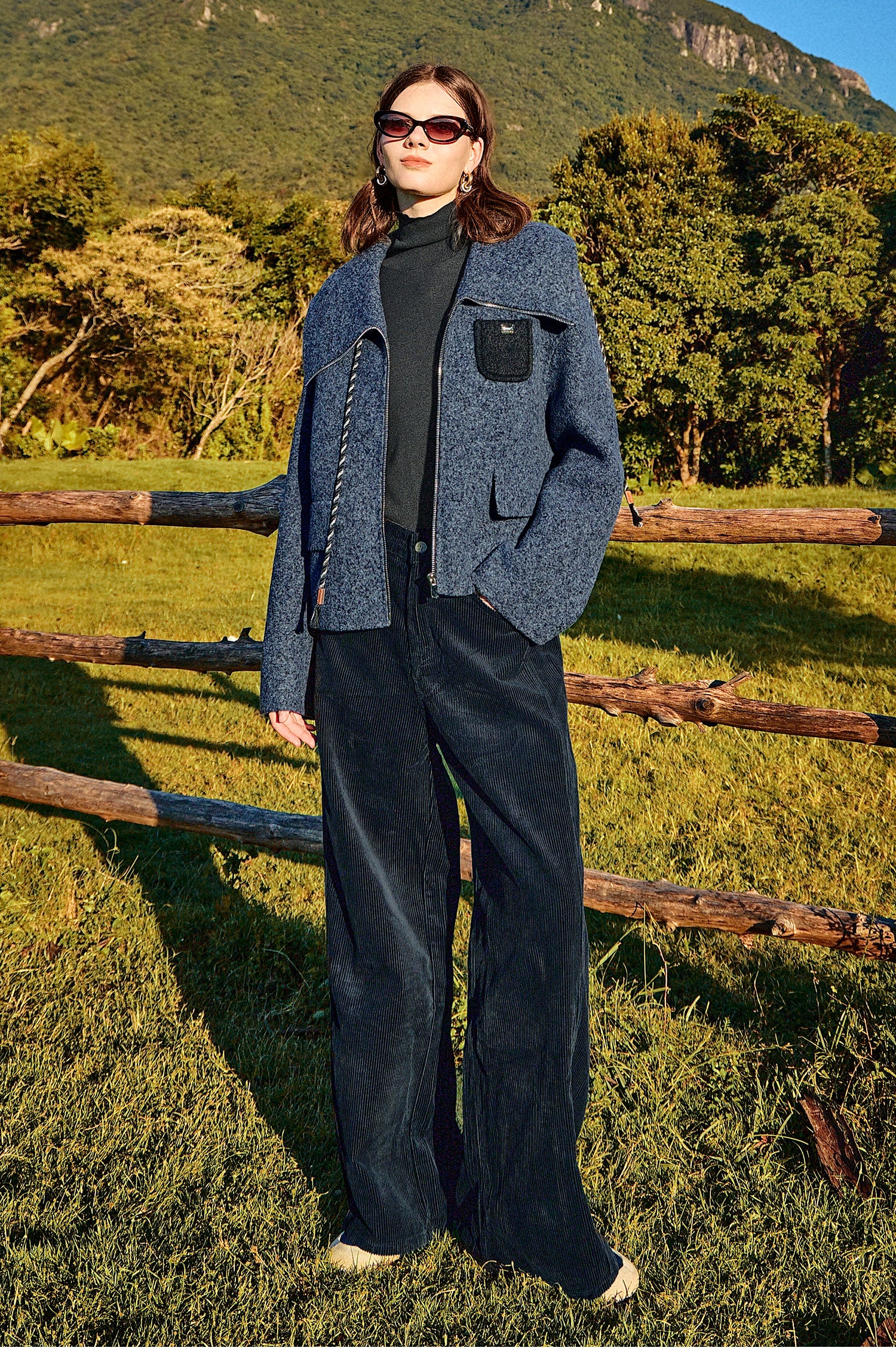 KAMILAN Woolen twill pants - New autumn 2025 collection. High-waisted, wide-leg pants. Loose, straight fit. Casual long pants. Floor-length.