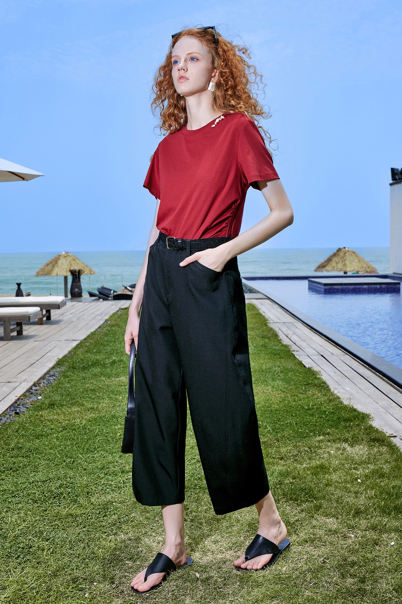 KAMILAN Red Crewneck Tee with Lace Back
