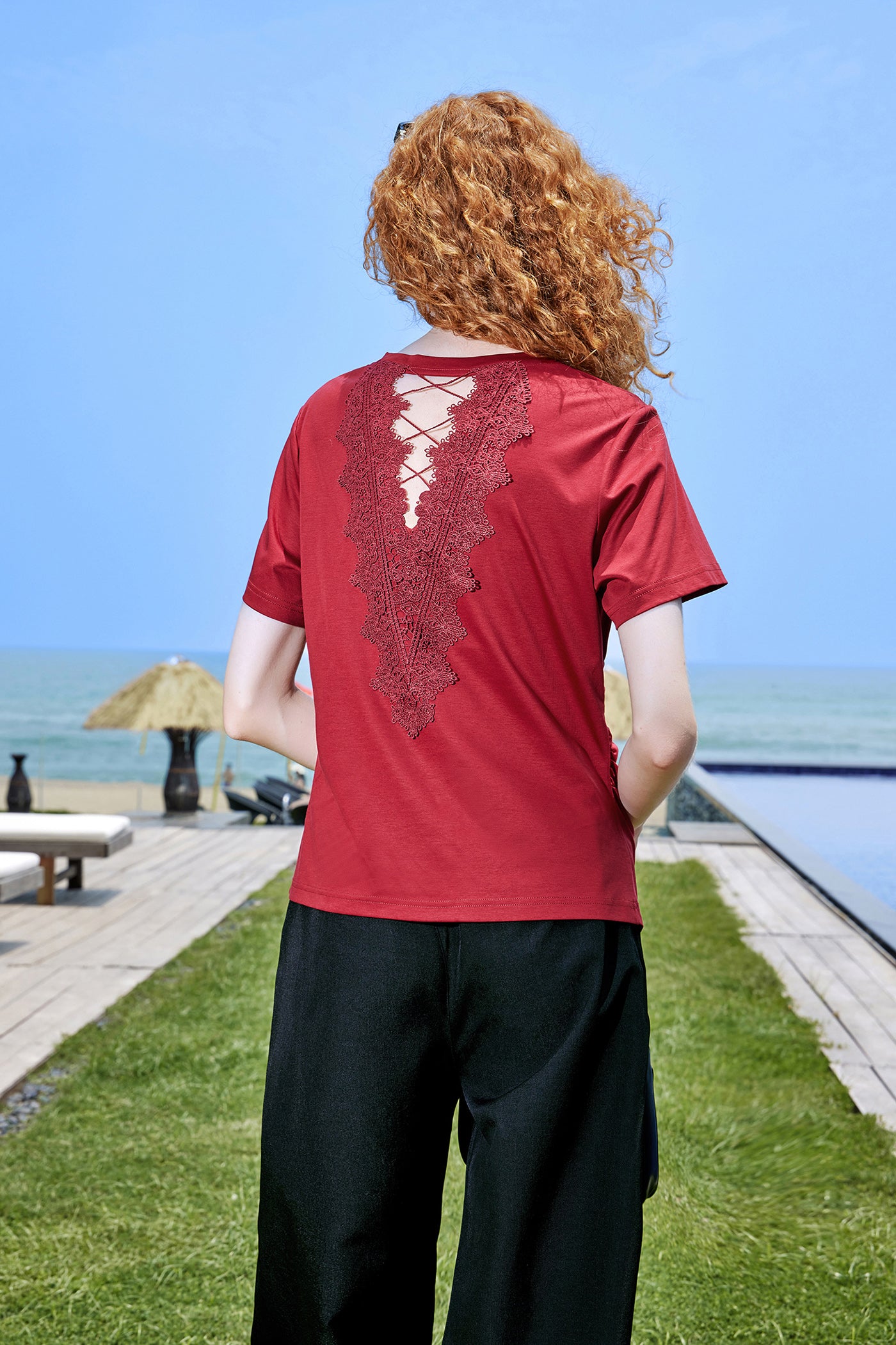 KAMILAN Red Crewneck Tee with Lace Back