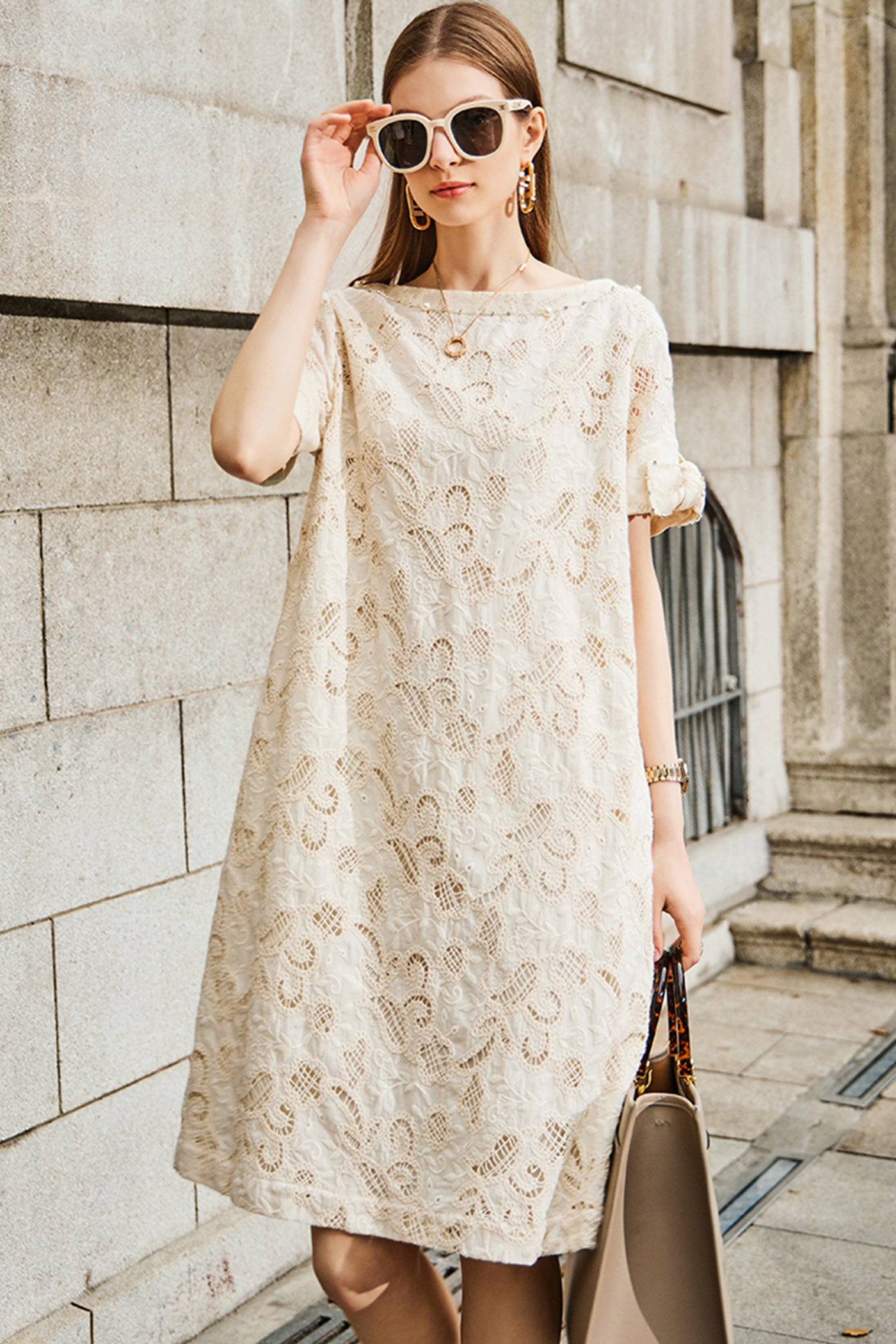 Kamilan Embroidered Lace Dress in Ivory Beige