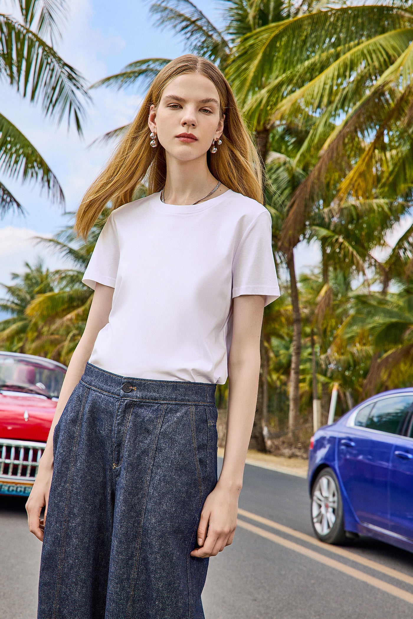 Kamilan Classic White  Crewneck Tee