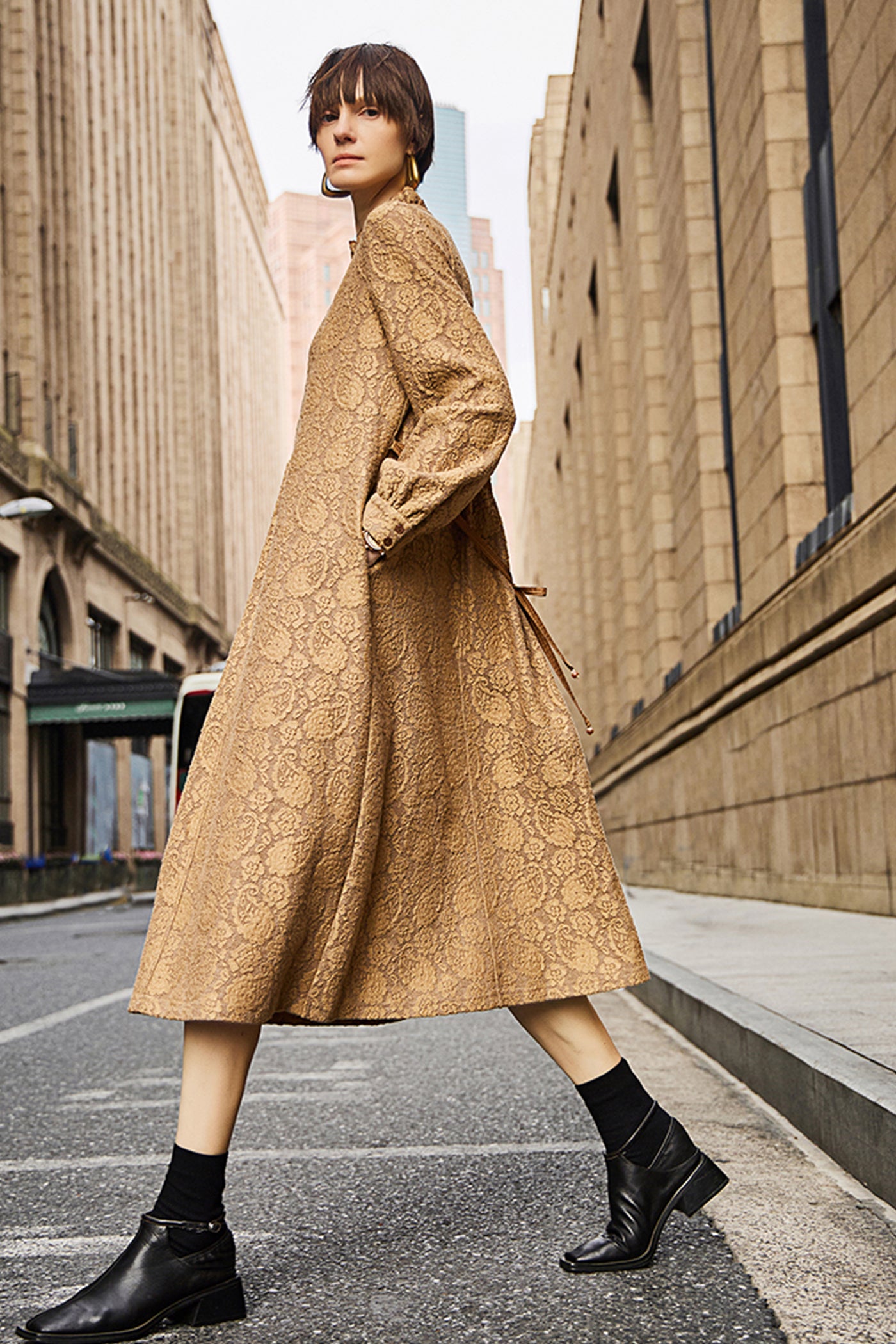 KAMILAN Jacquard Dress with Frilled Collar