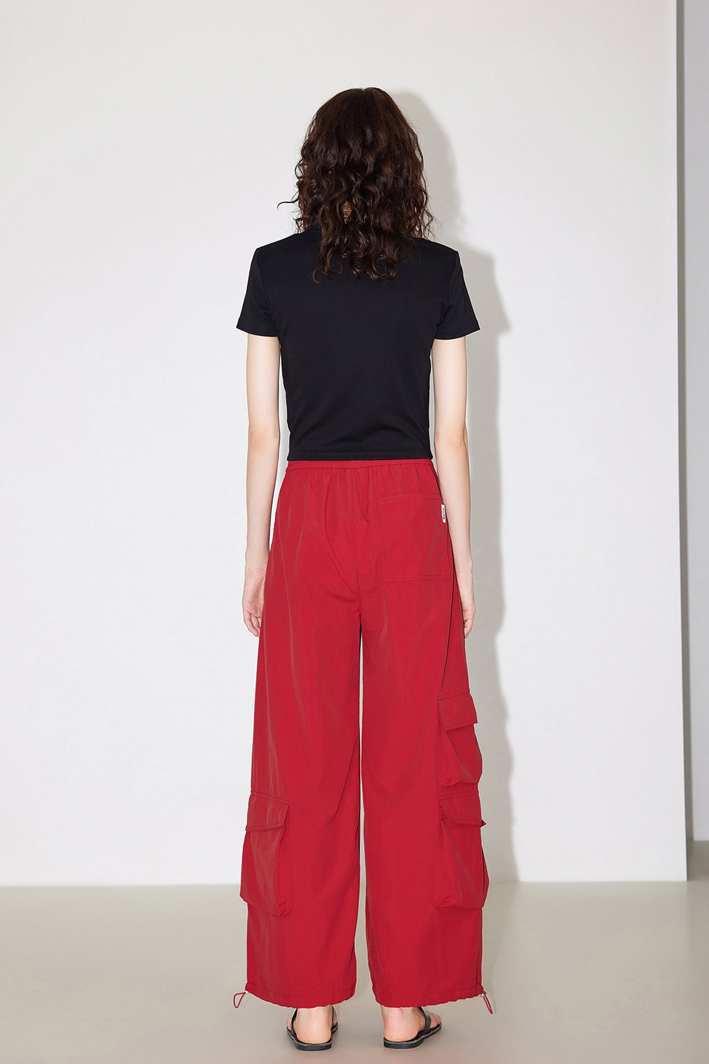 KAMILAN Printed T-Shirt with Faux Pearl Necklace Detail