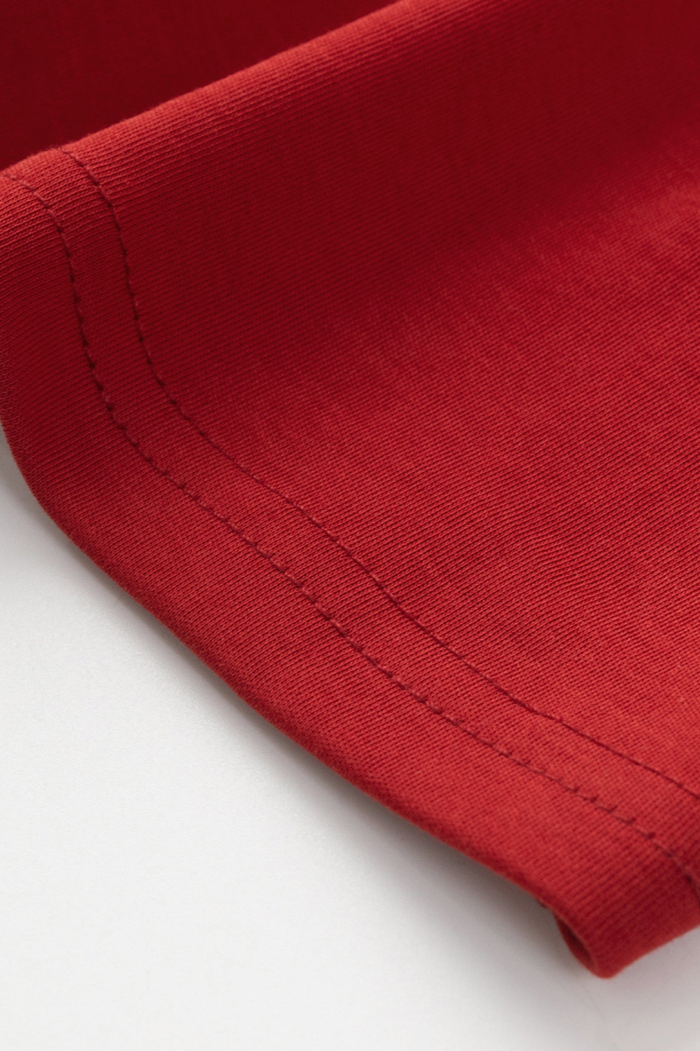KAMILAN Printed T-Shirt with Faux Pearl Necklace Detail