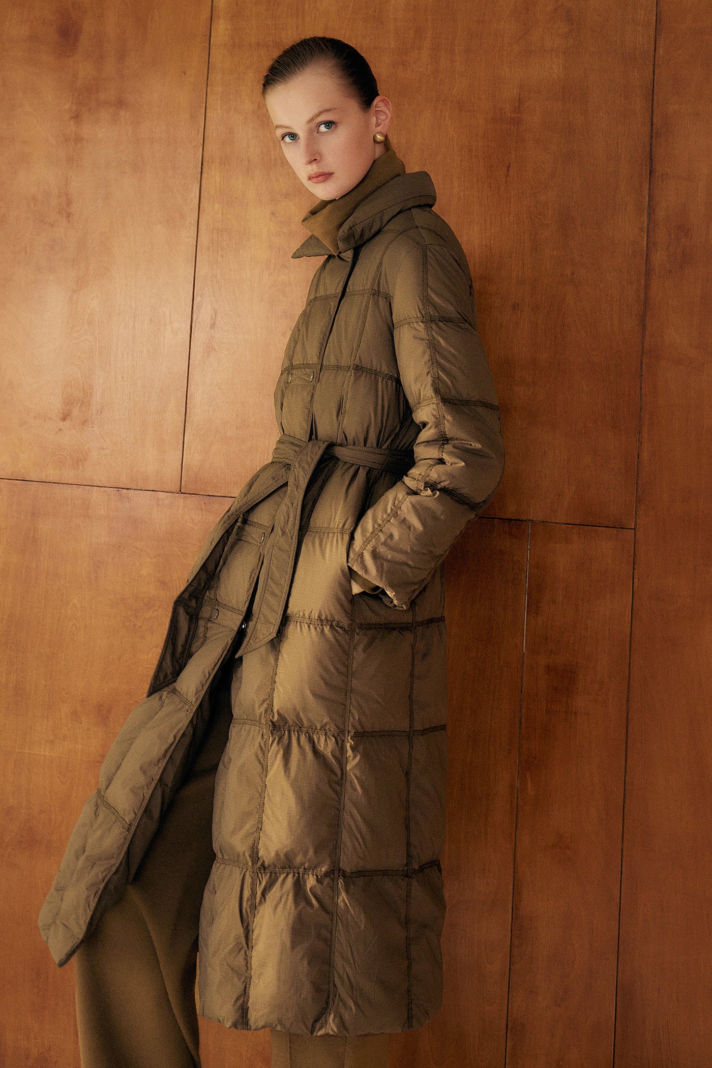 KAMILAN Quilted Down Coat with Structured Collar in a Mid-Length Silhouette
