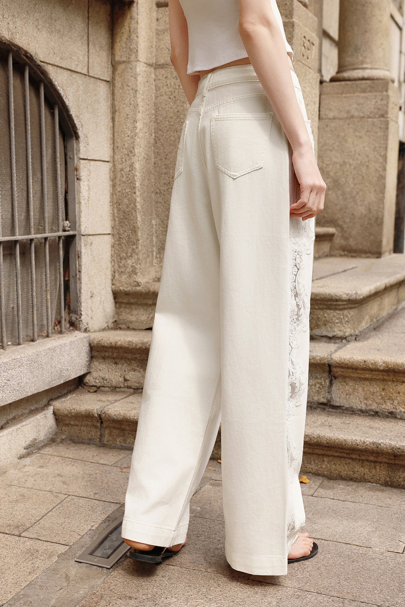 KAMILAN Wide-Leg Trousers with Refined Lace Embellishment