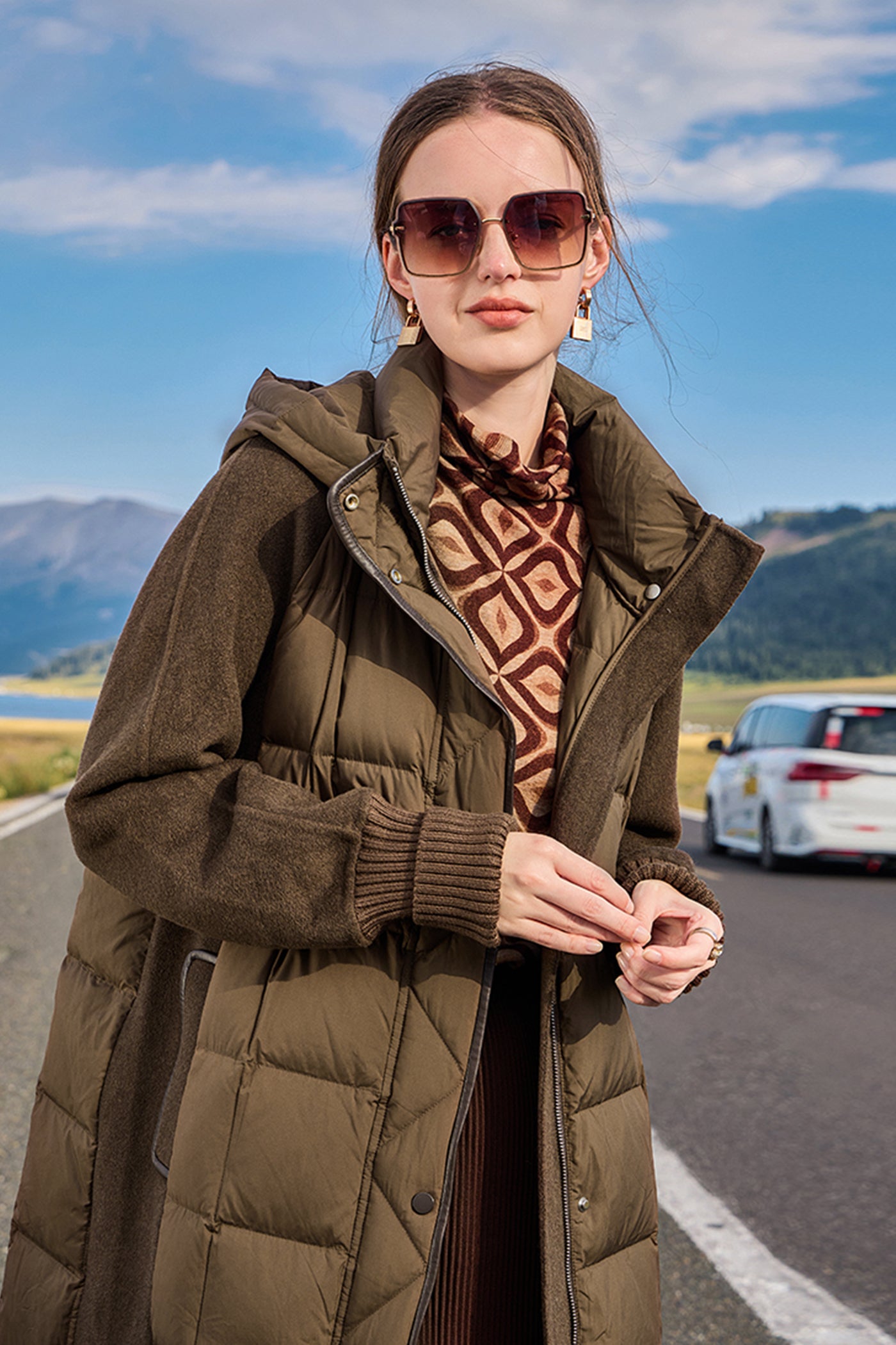 KAMILAN Two-Tone Hooded Down Coat